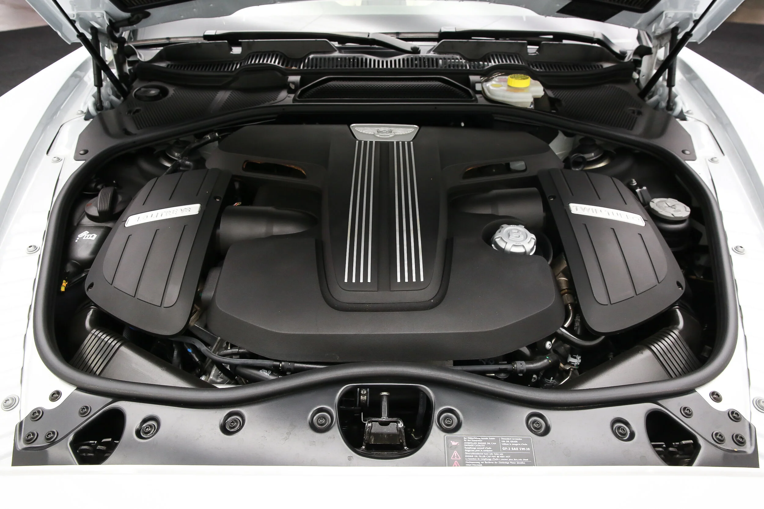 ROBERT_BASSAM_BENTLEY_CONTINENTAL_GTS_WHITE (33).jpg
