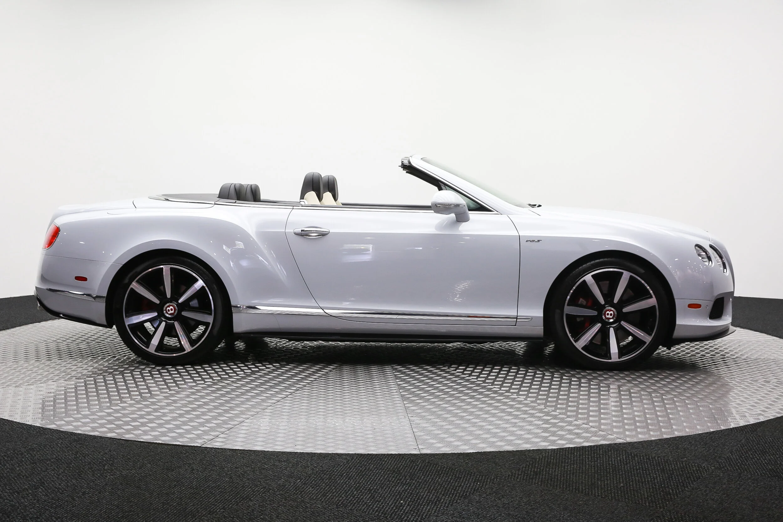 ROBERT_BASSAM_BENTLEY_CONTINENTAL_GTS_WHITE (45).jpg