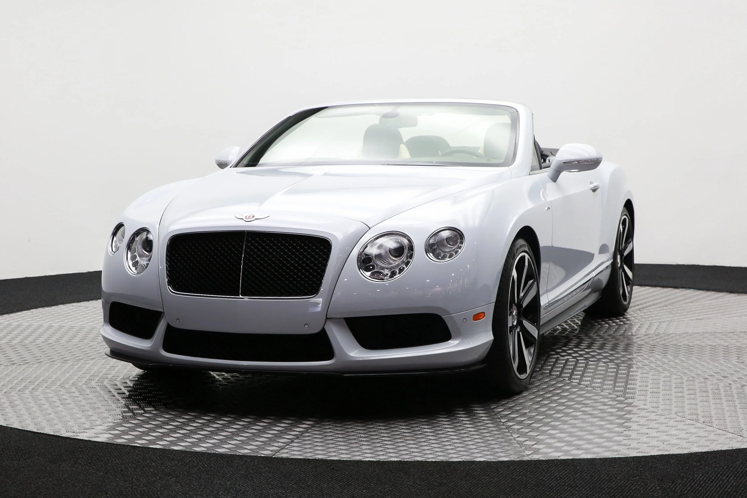 ROBERT_BASSAM_BENTLEY_CONTINENTAL_GTS_WHITE (47).jpg