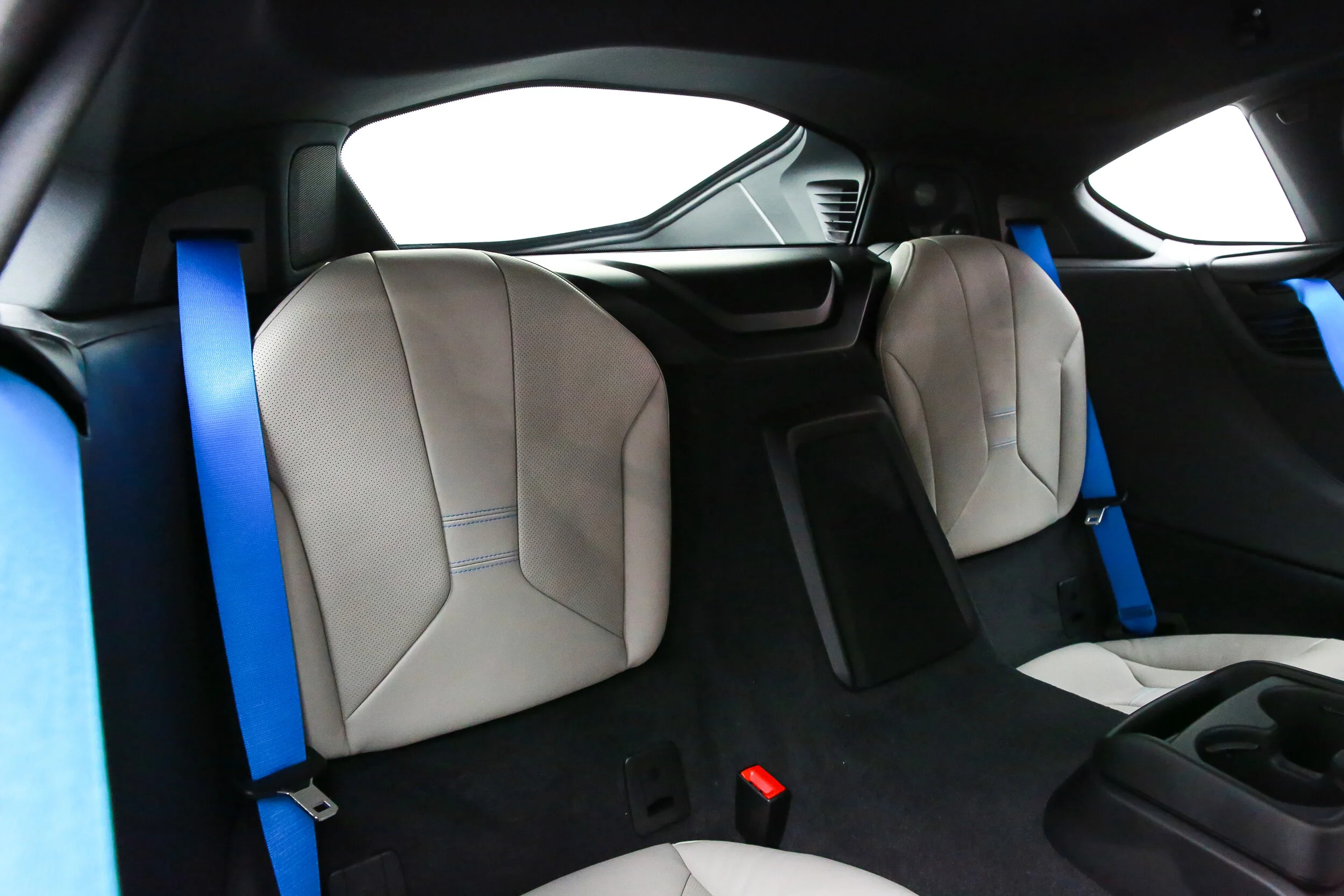 ROBERT_BASSAM_BMW_I8_2014_WHITE (60).jpg