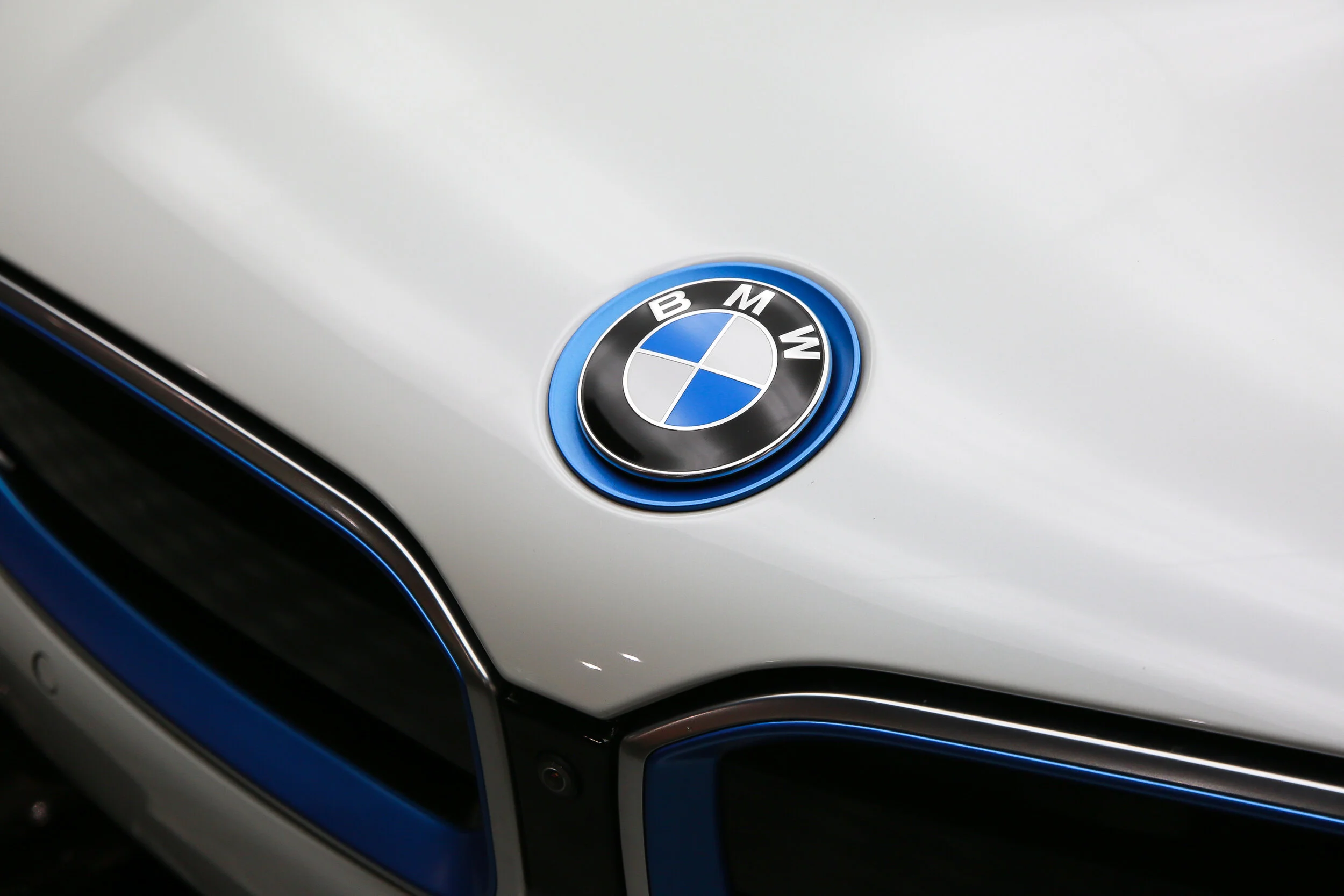 ROBERT_BASSAM_BMW_I8_2014_WHITE (65).jpg