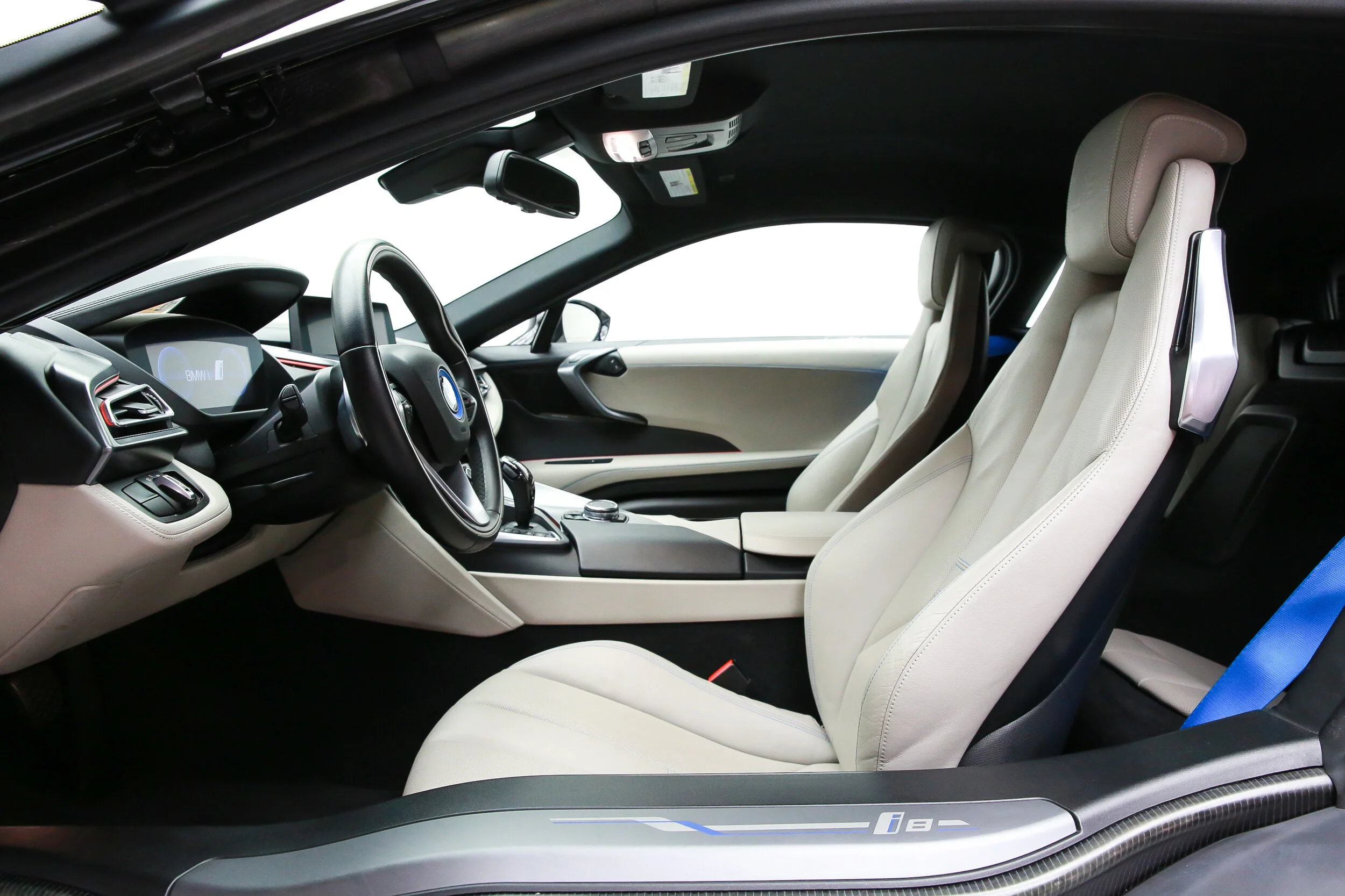 ROBERT_BASSAM_BMW_I8_2014_WHITE (66).jpg