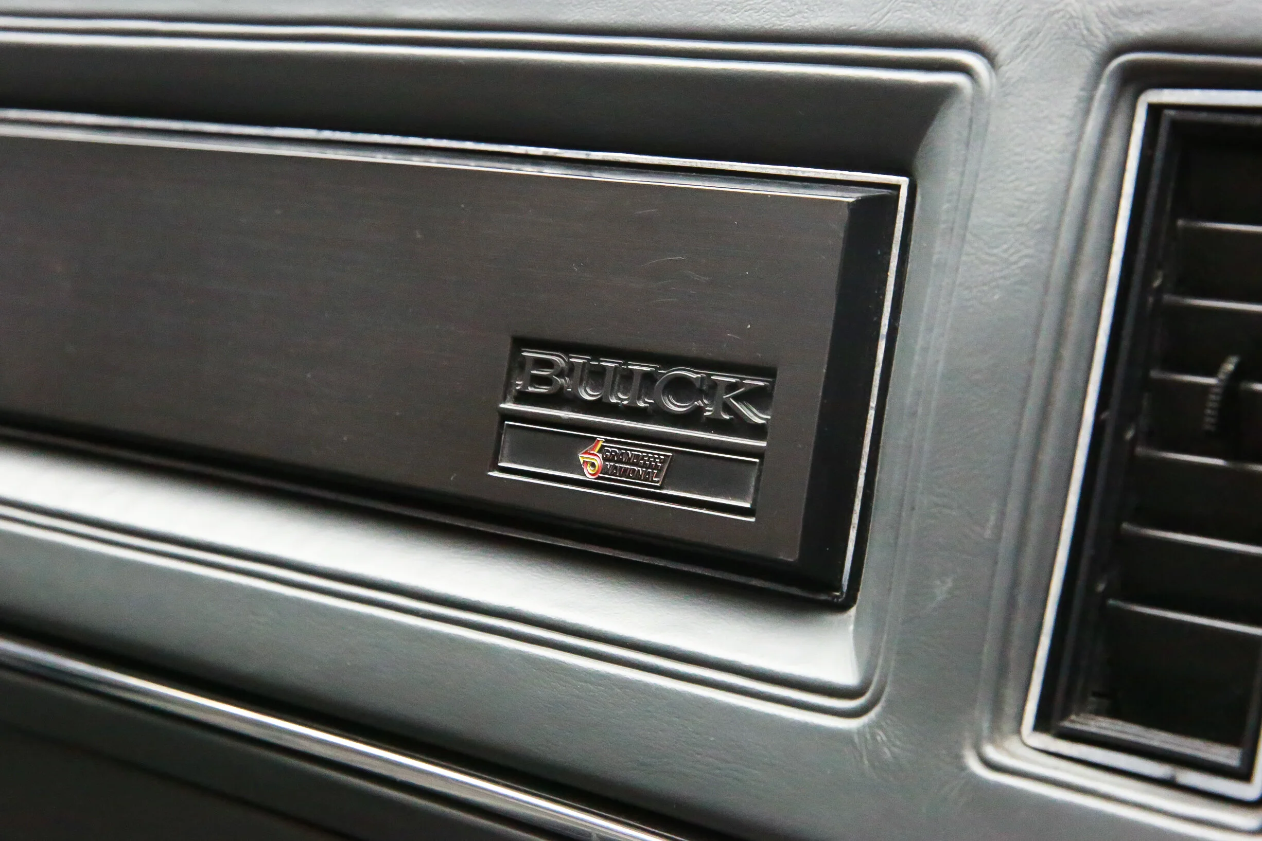 ROBERT_BASSAM_BUICK_GRAND_NATIONAL_1987_BLACK (22).jpg