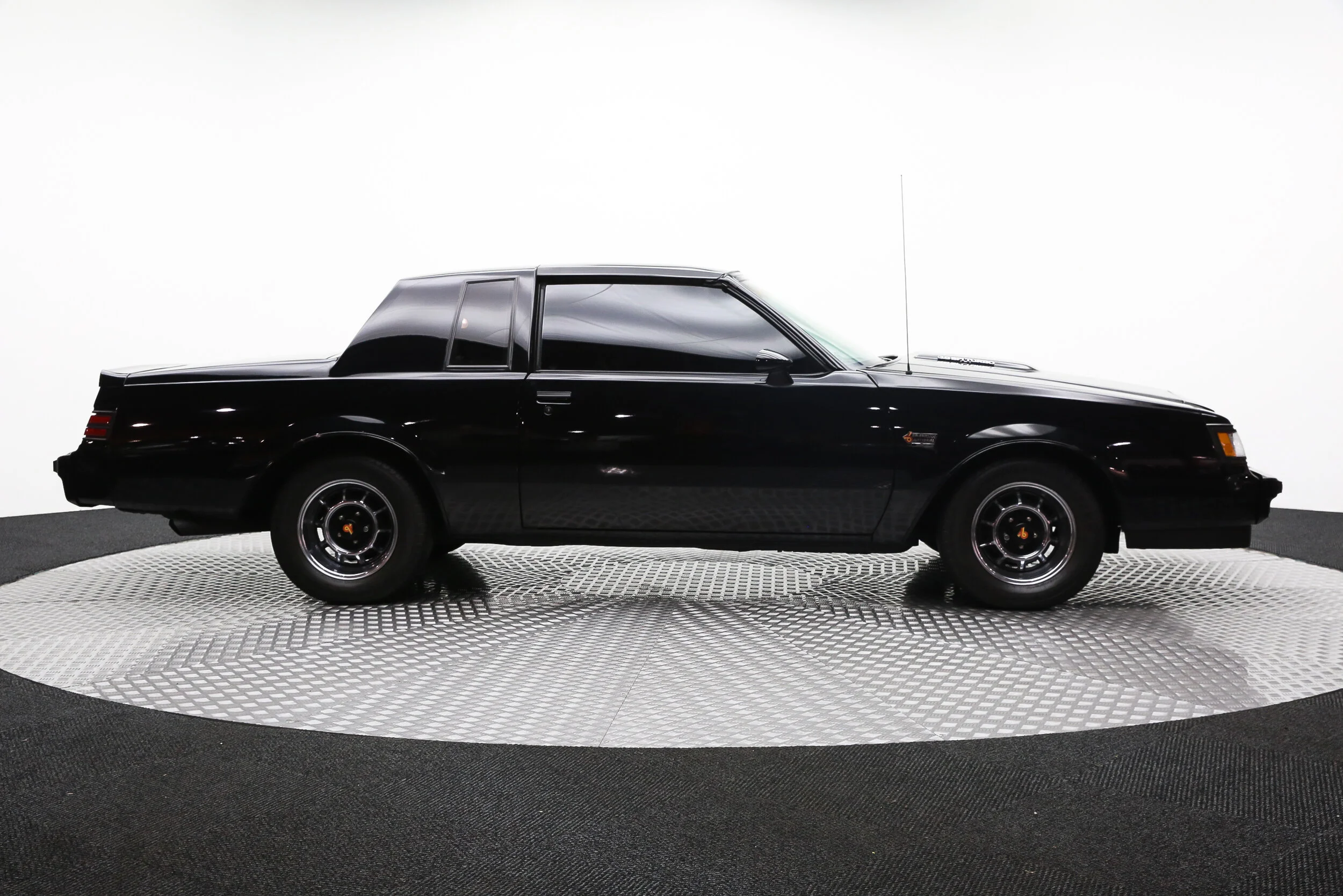 ROBERT_BASSAM_BUICK_GRAND_NATIONAL_1987_BLACK (31).jpg