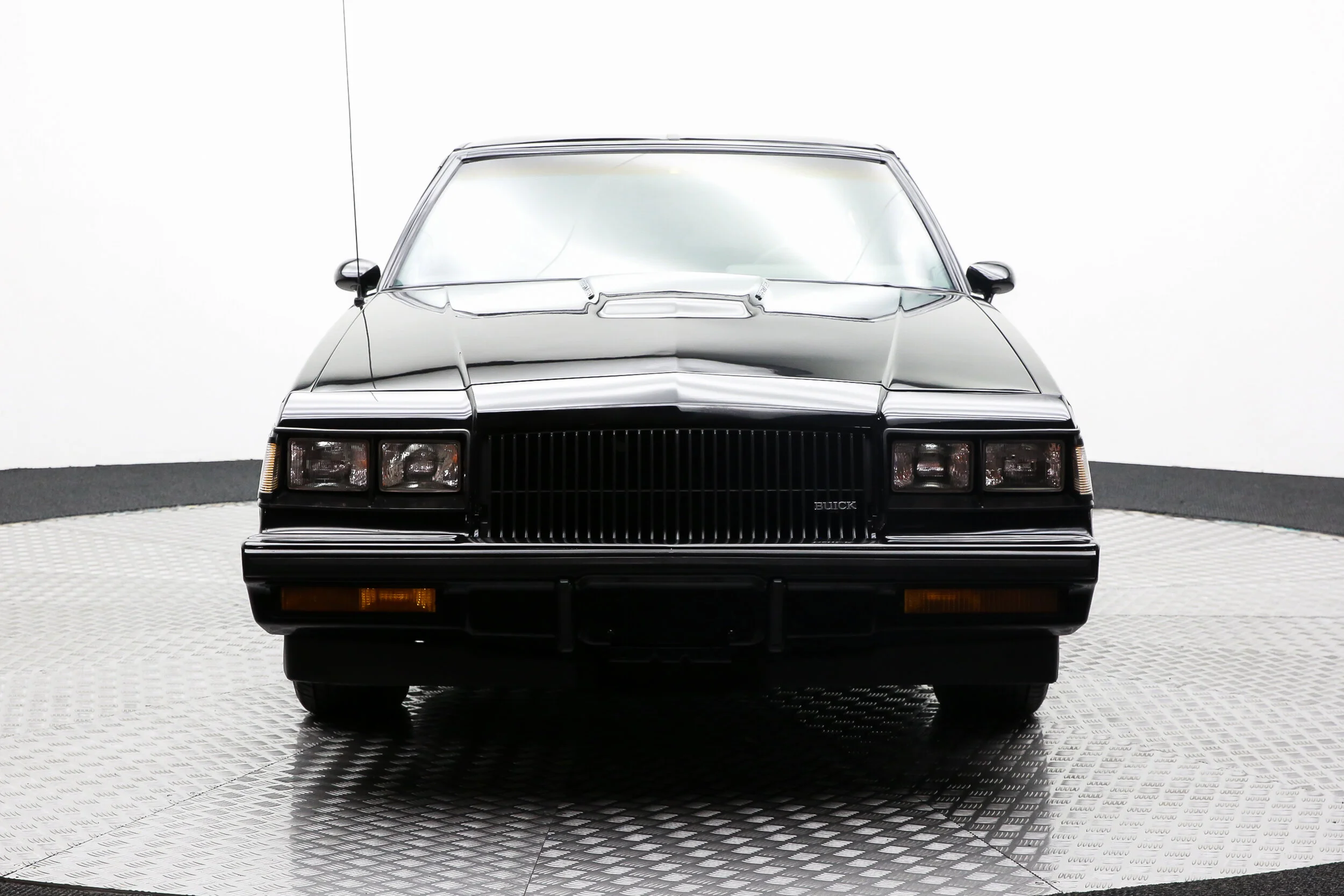ROBERT_BASSAM_BUICK_GRAND_NATIONAL_1987_BLACK (34).jpg