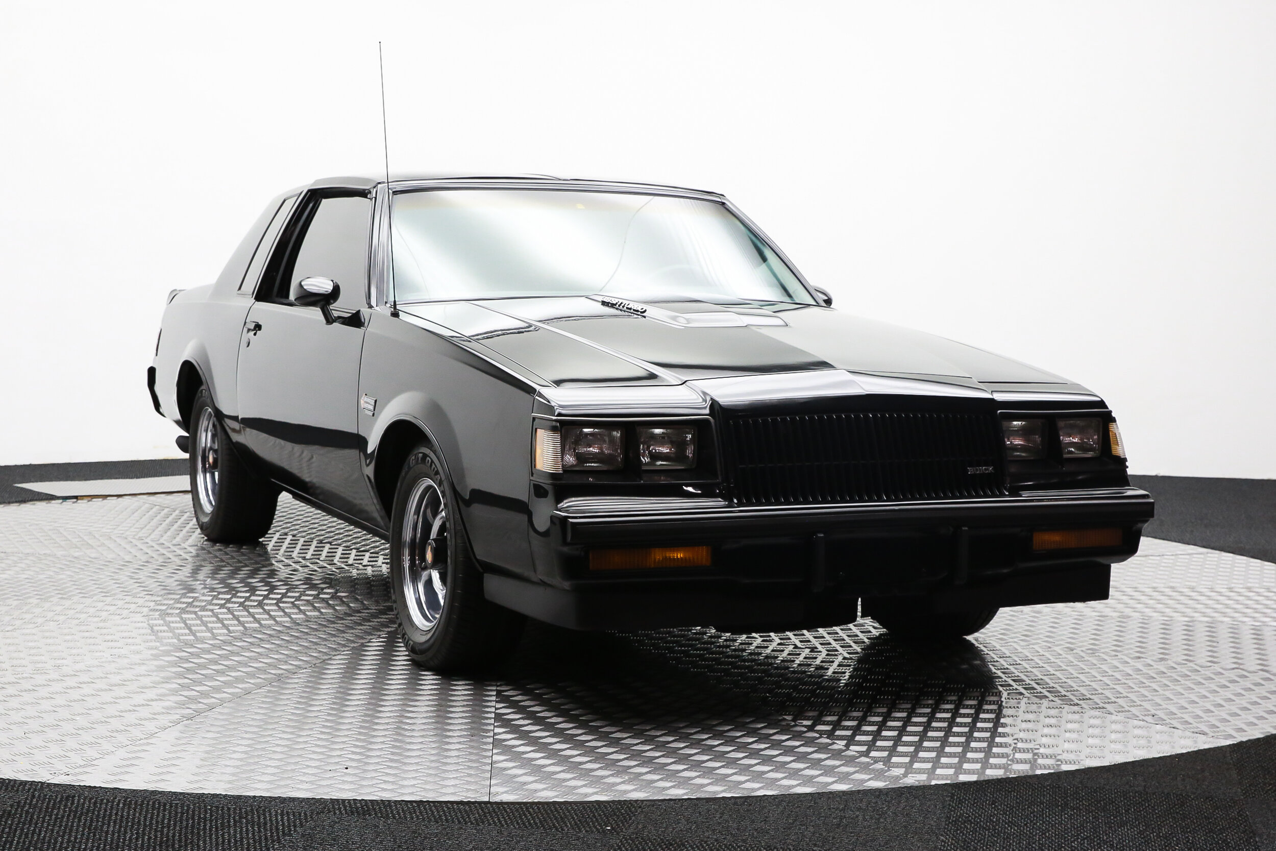 ROBERT_BASSAM_BUICK_GRAND_NATIONAL_1987_BLACK (35).jpg