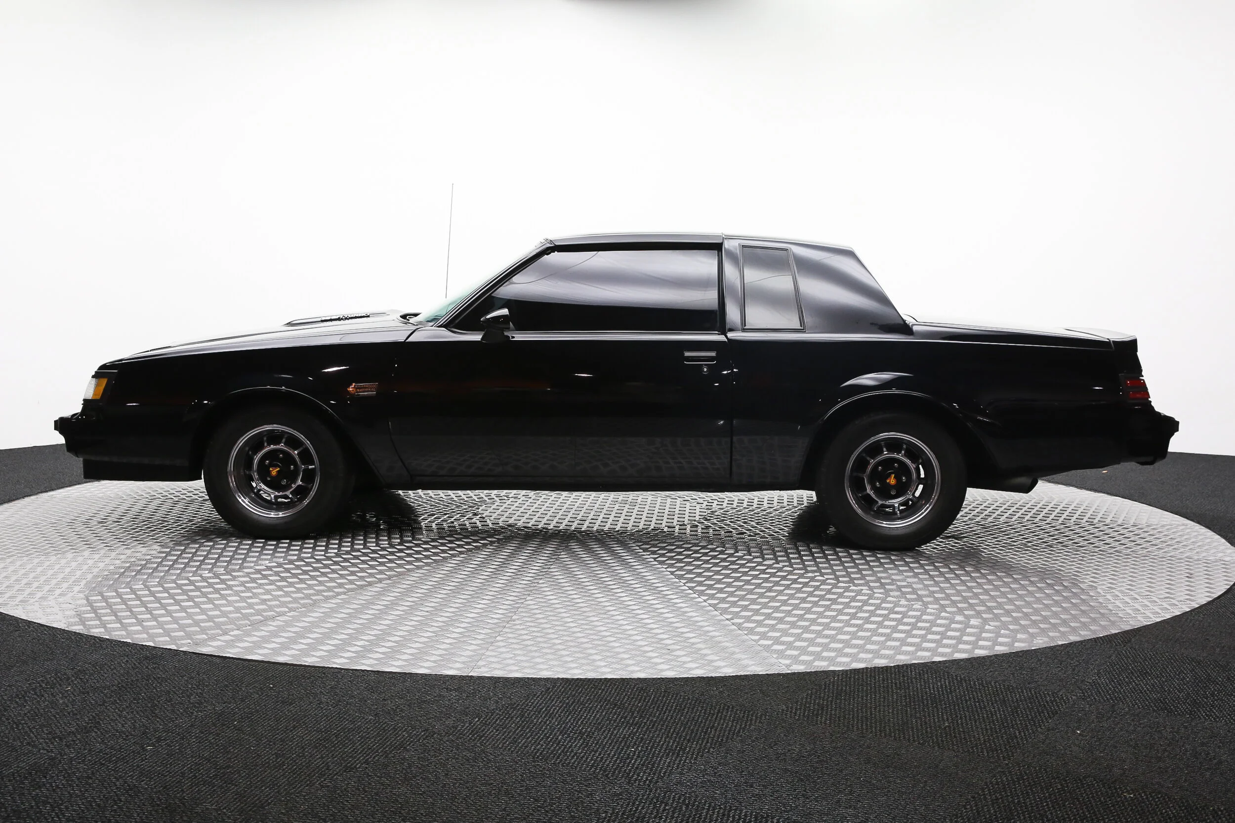 ROBERT_BASSAM_BUICK_GRAND_NATIONAL_1987_BLACK (41).jpg