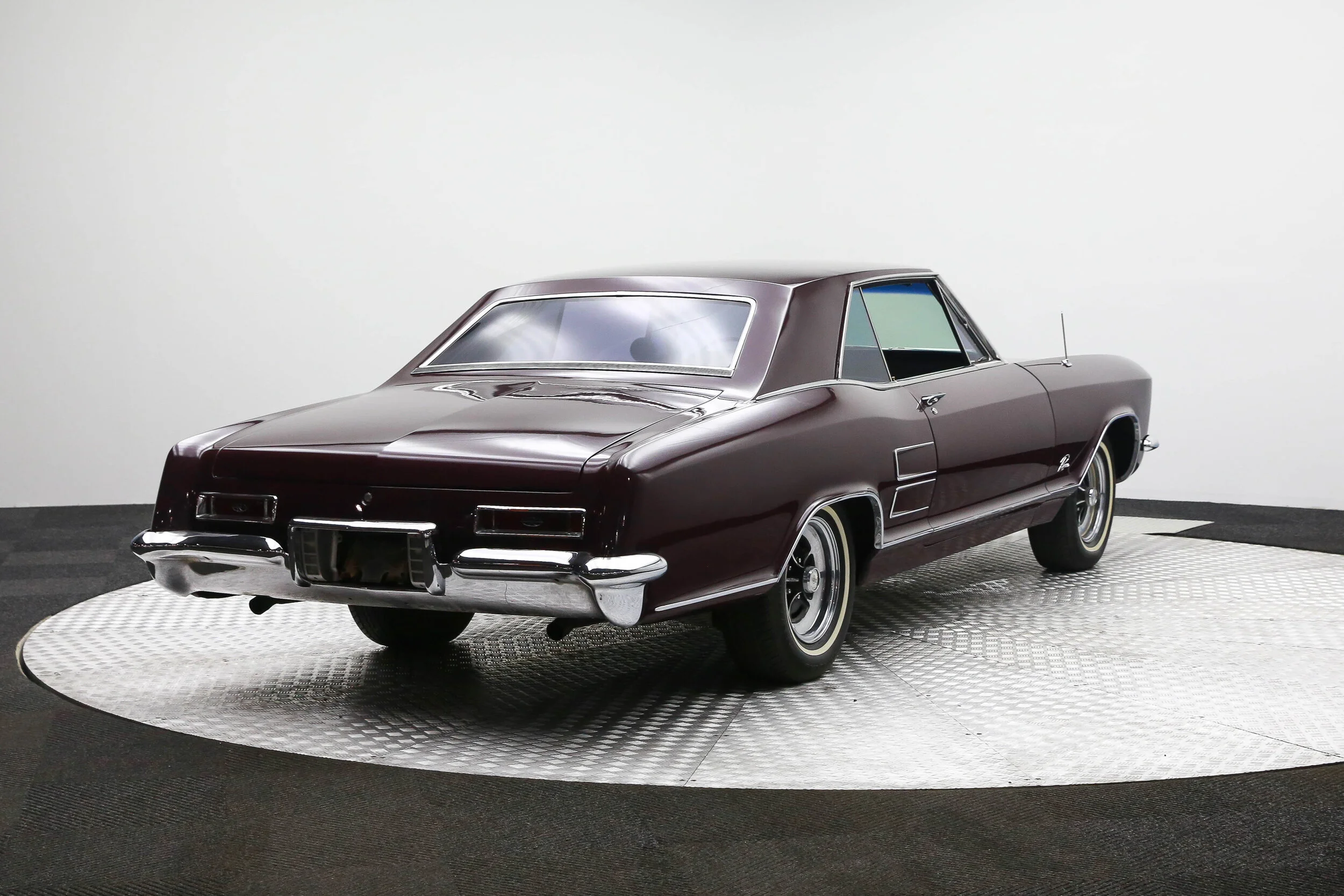 ROBERT_BASSAM_BUICK_RIVIERA_1964 (1).jpg