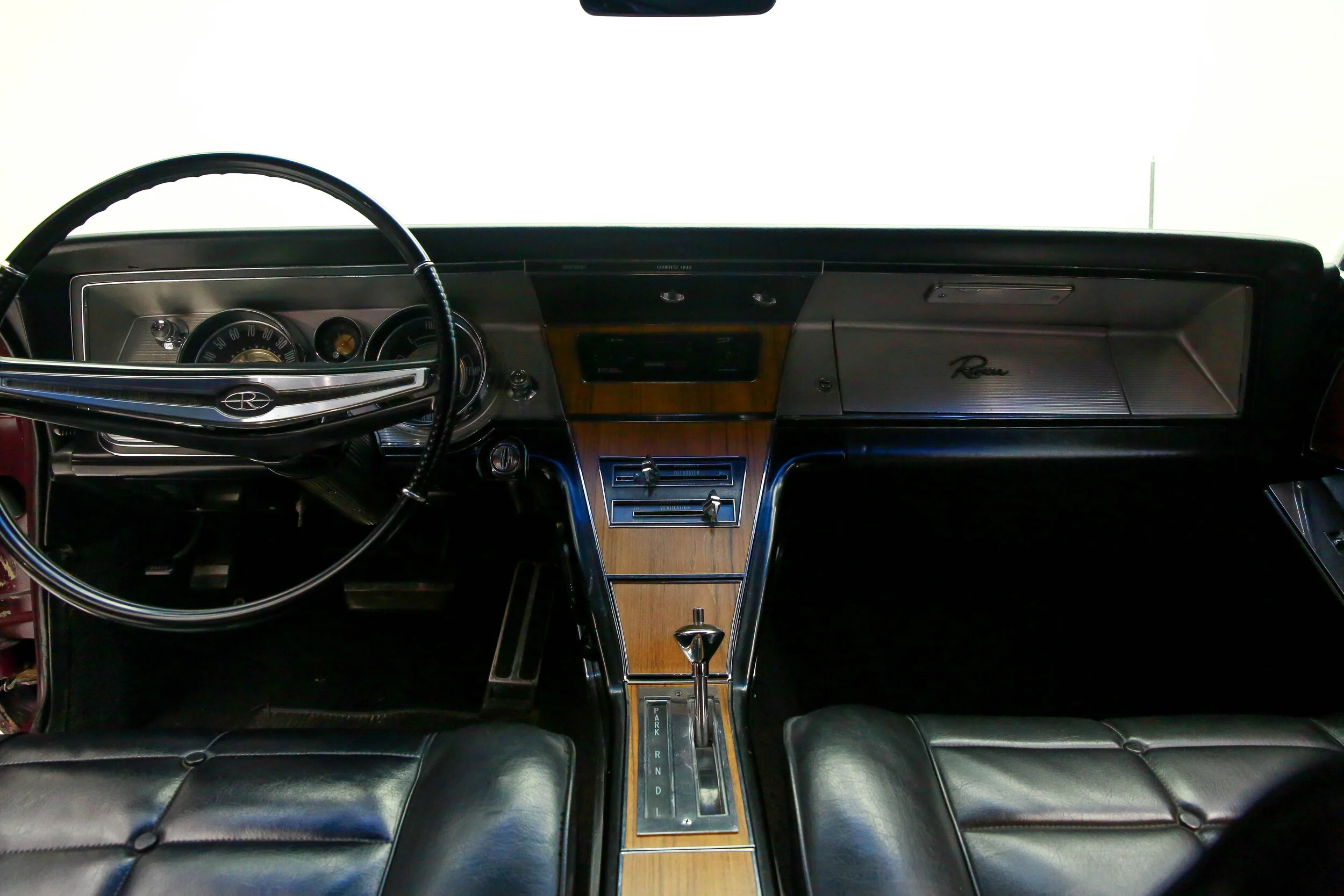 ROBERT_BASSAM_BUICK_RIVIERA_1964 (9).jpg