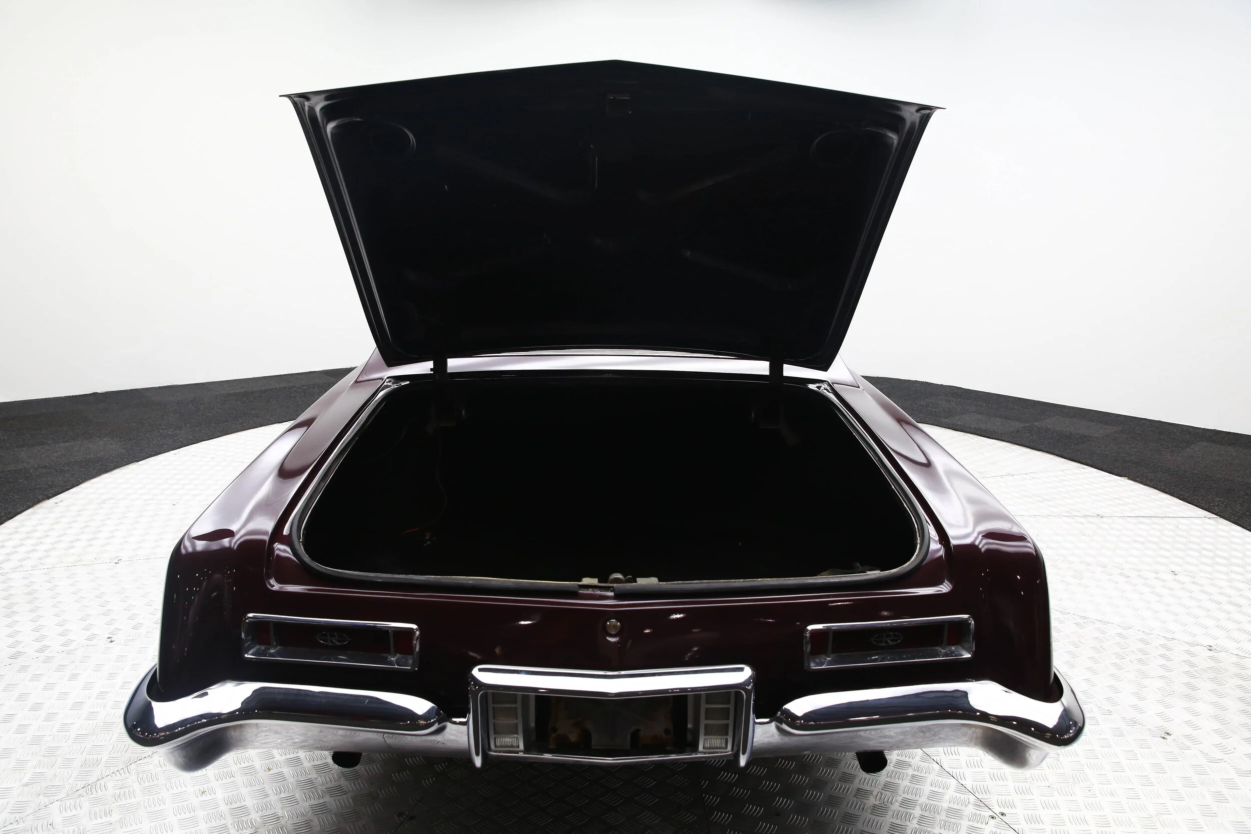 ROBERT_BASSAM_BUICK_RIVIERA_1964 (16).jpg