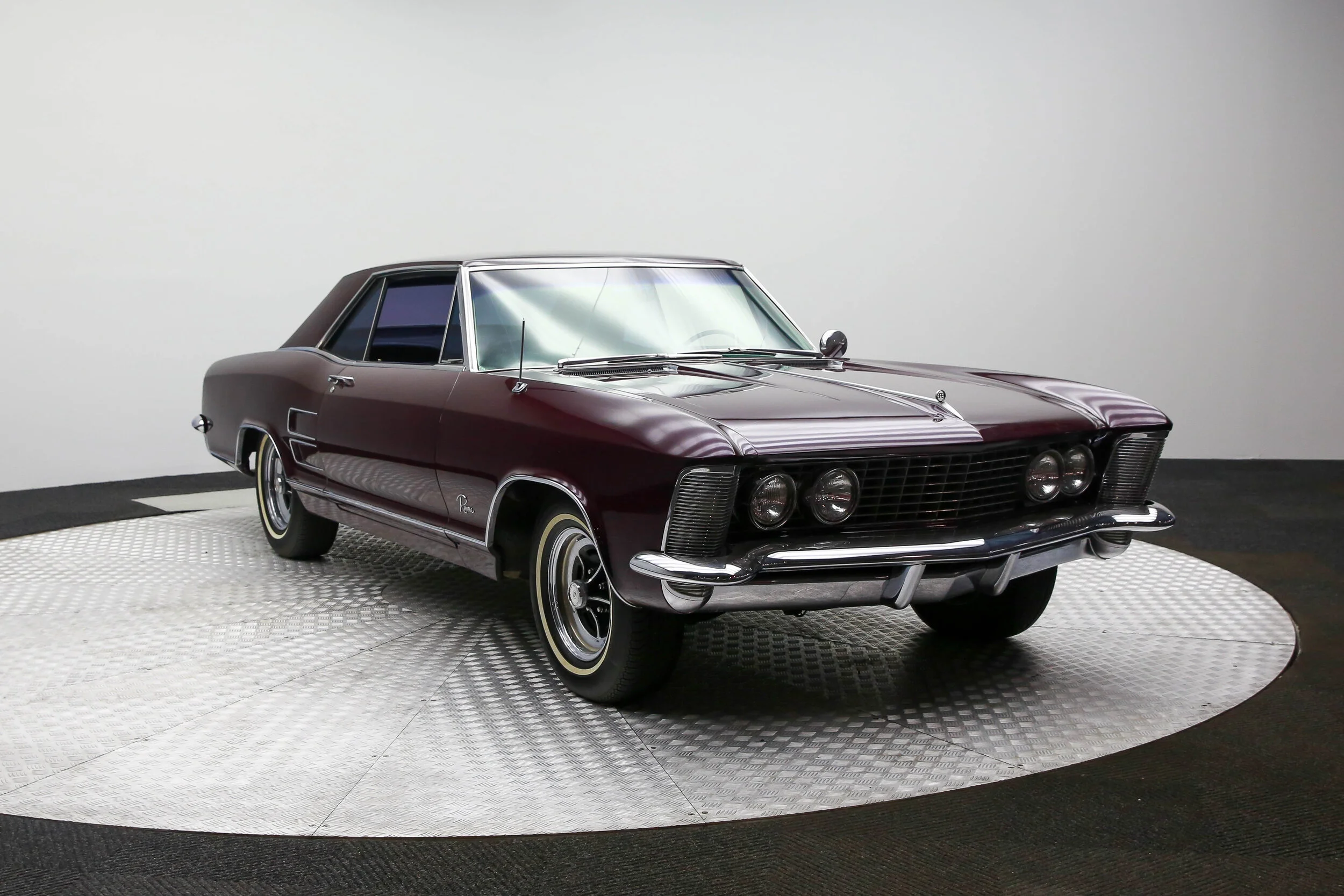 ROBERT_BASSAM_BUICK_RIVIERA_1964 (29).jpg