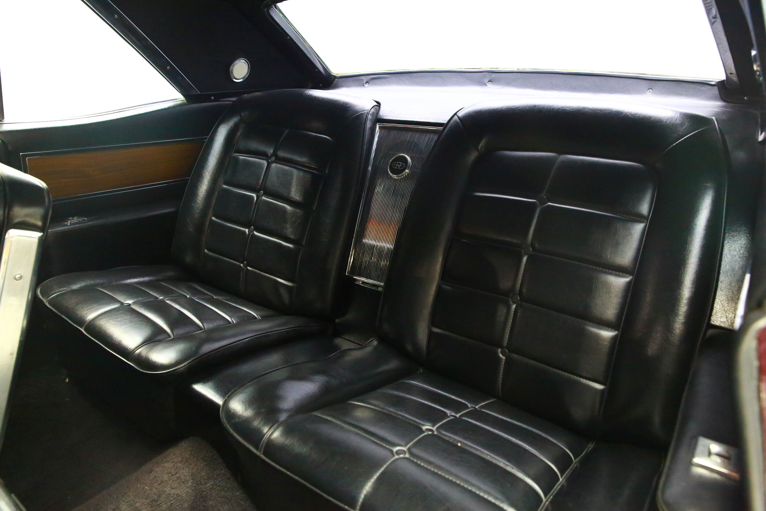 ROBERT_BASSAM_BUICK_RIVIERA_1964 (32).jpg