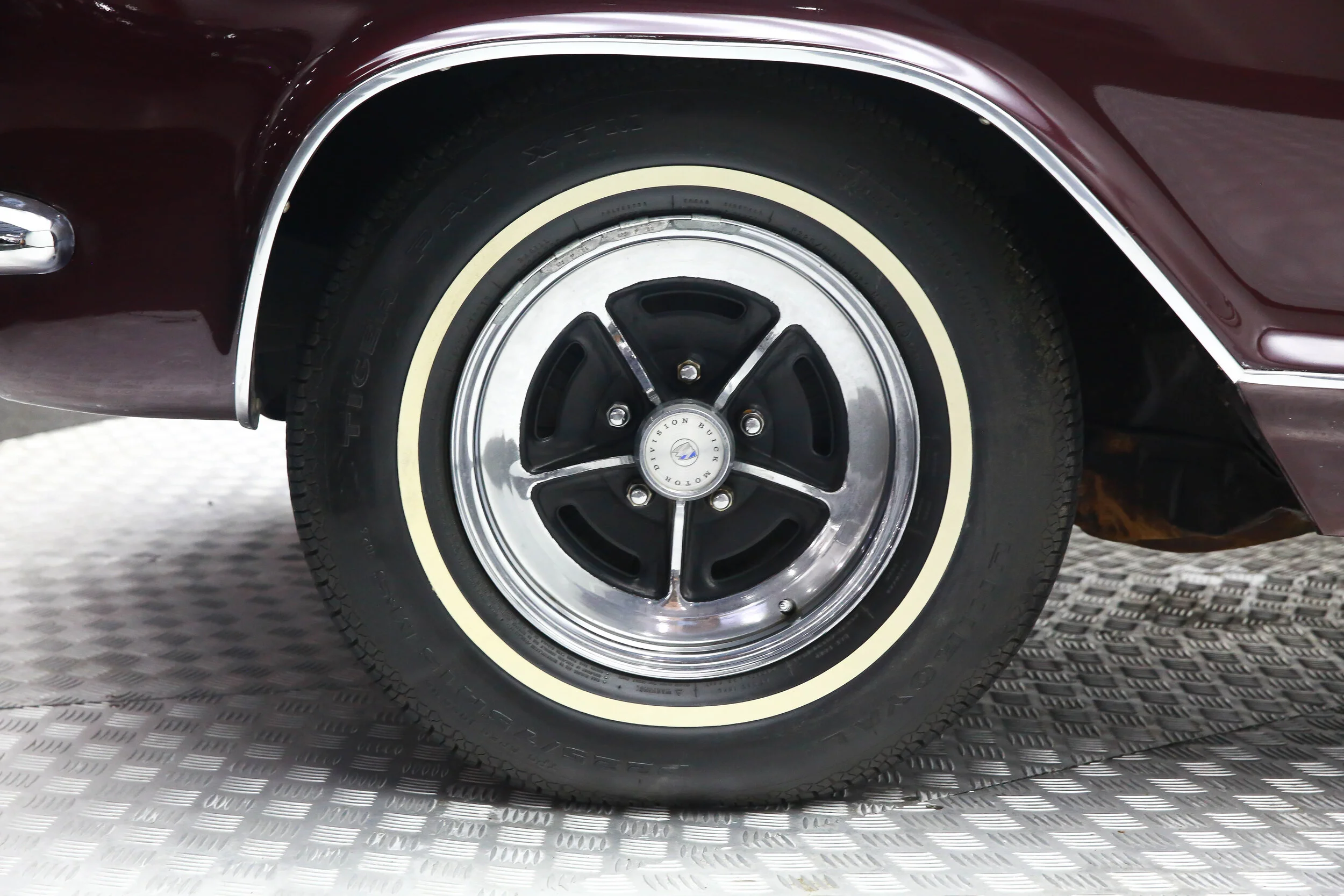 ROBERT_BASSAM_BUICK_RIVIERA_1964 (35).jpg