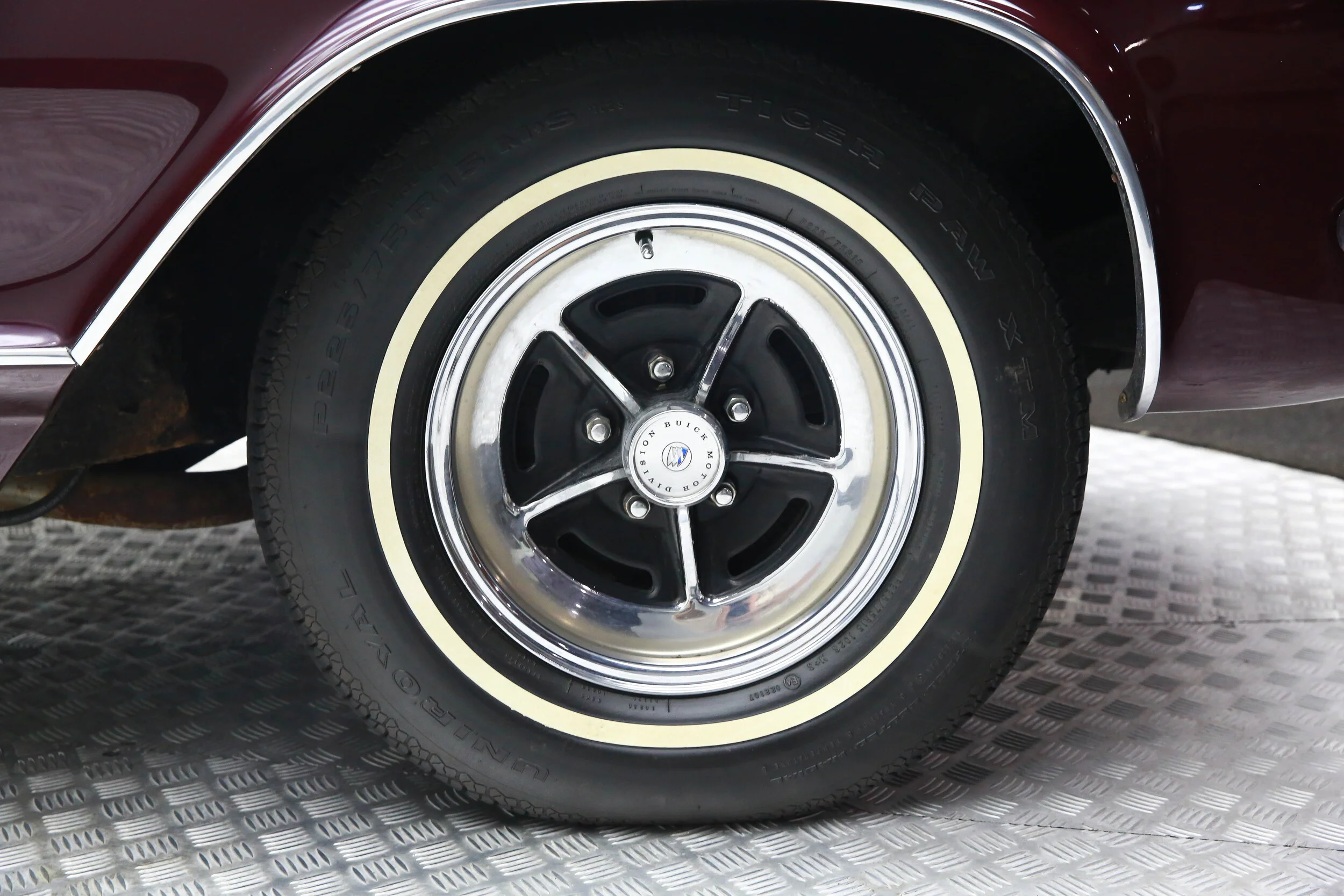 ROBERT_BASSAM_BUICK_RIVIERA_1964 (36).jpg
