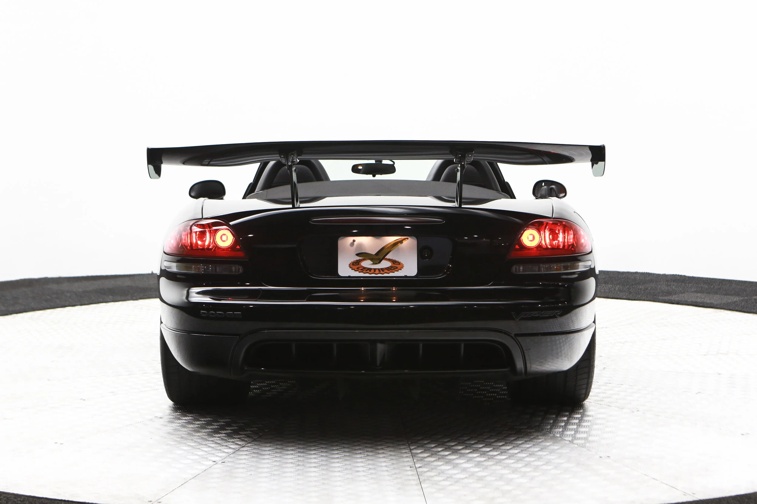 ROBERT_BASSAM_DODGE_VIPER_SRT10_2004_BLACK (2).jpg