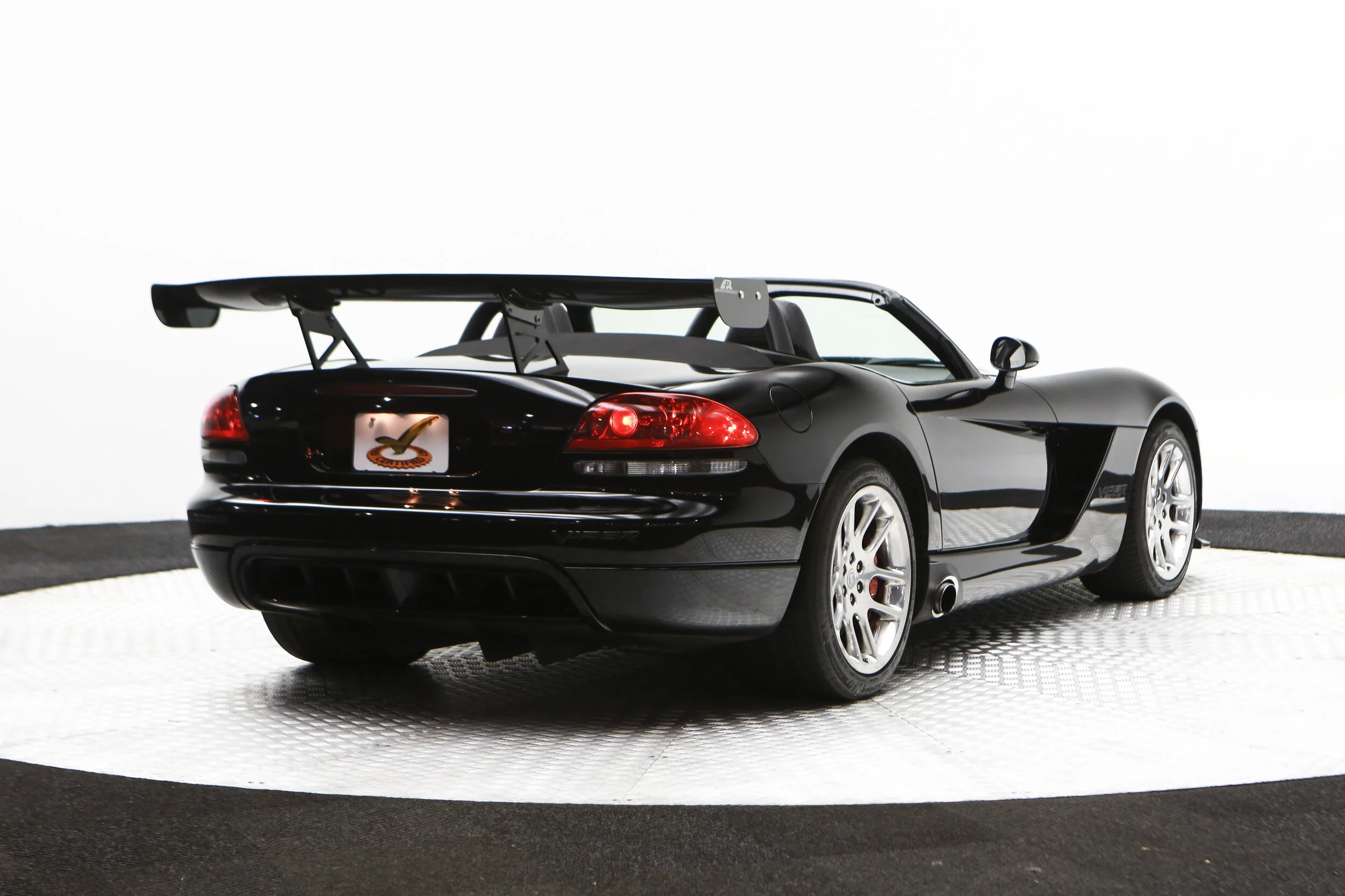ROBERT_BASSAM_DODGE_VIPER_SRT10_2004_BLACK (1).jpg