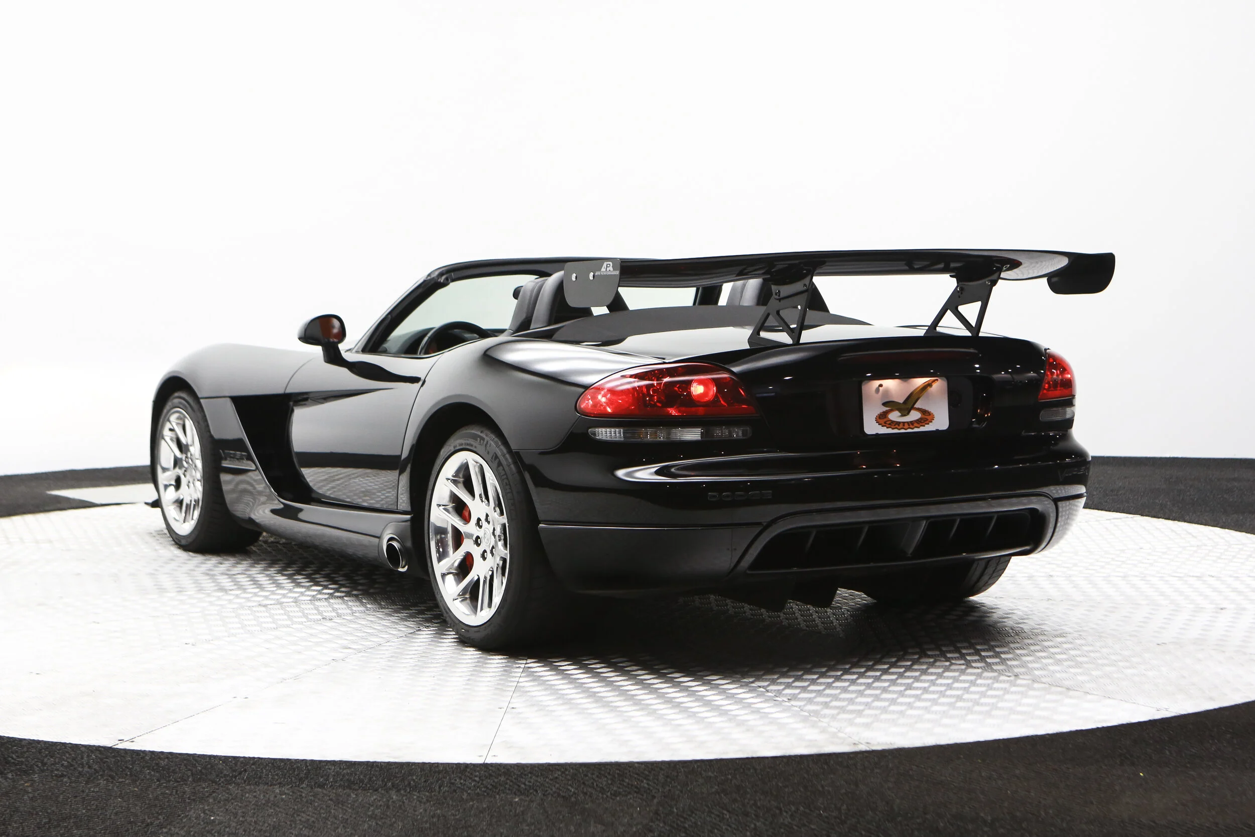 ROBERT_BASSAM_DODGE_VIPER_SRT10_2004_BLACK (3).jpg