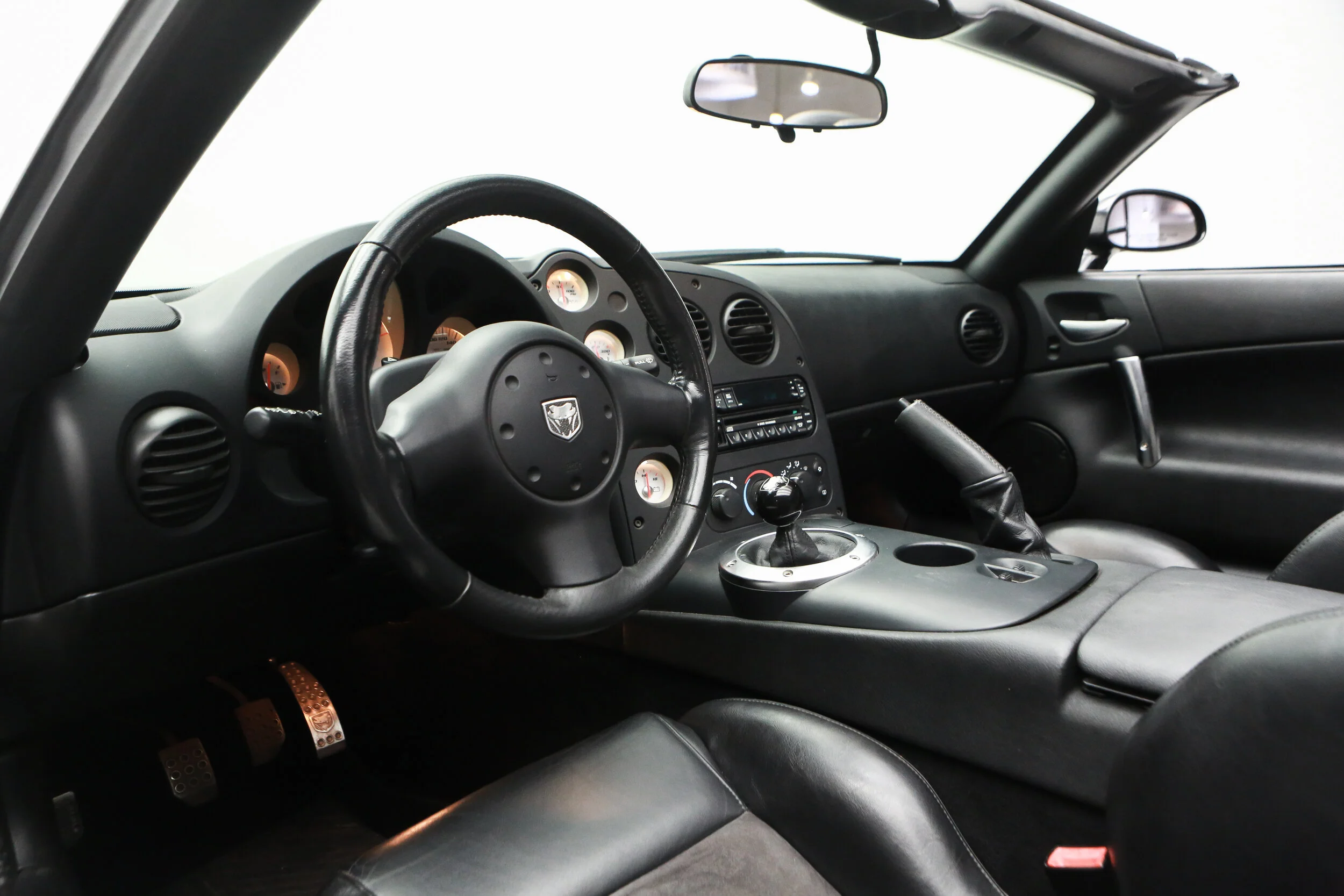 ROBERT_BASSAM_DODGE_VIPER_SRT10_2004_BLACK (5).jpg