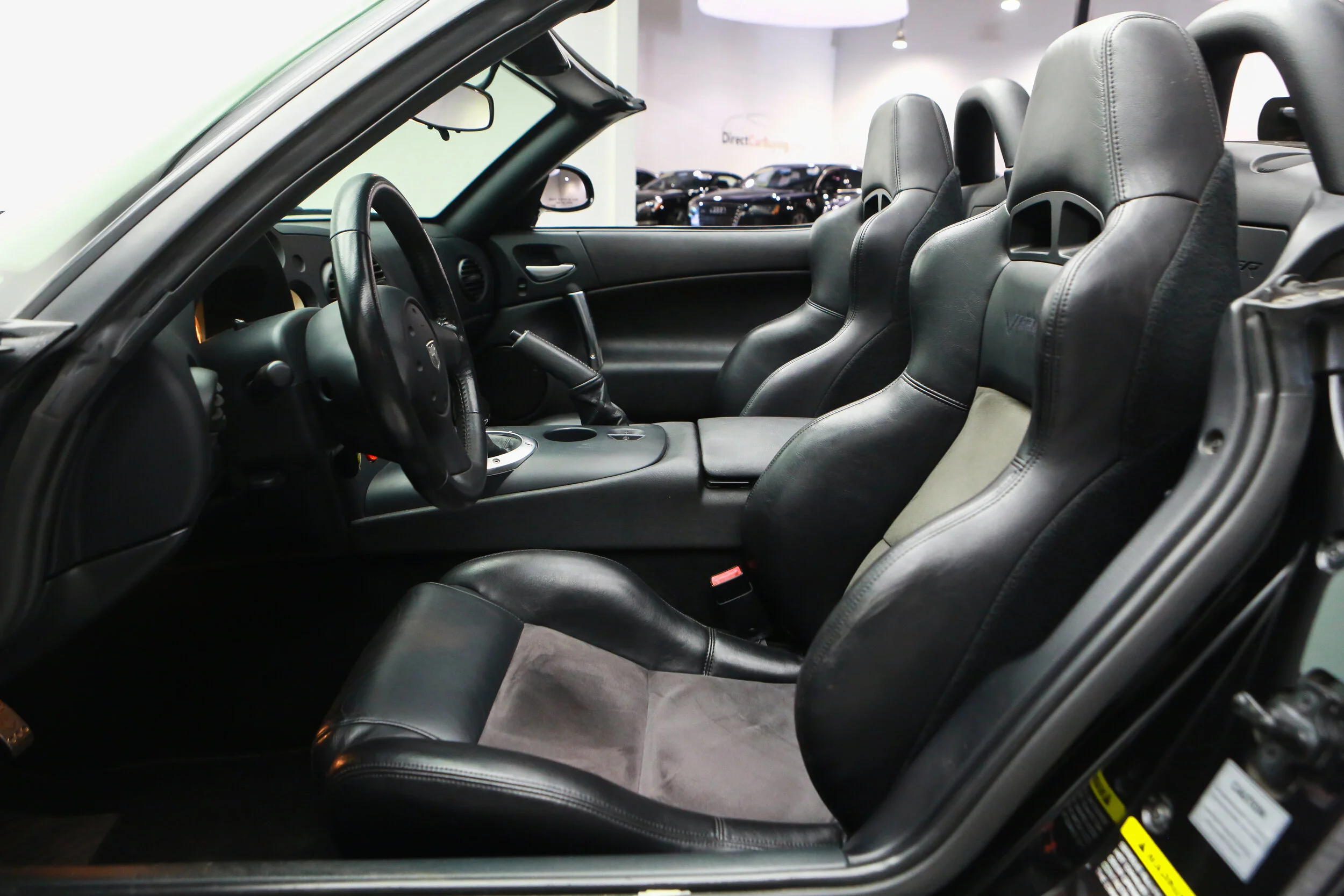 ROBERT_BASSAM_DODGE_VIPER_SRT10_2004_BLACK (7).jpg
