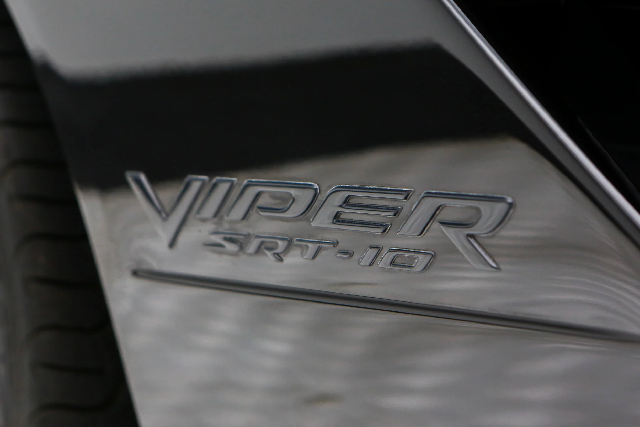 ROBERT_BASSAM_DODGE_VIPER_SRT10_2004_BLACK (27).jpg
