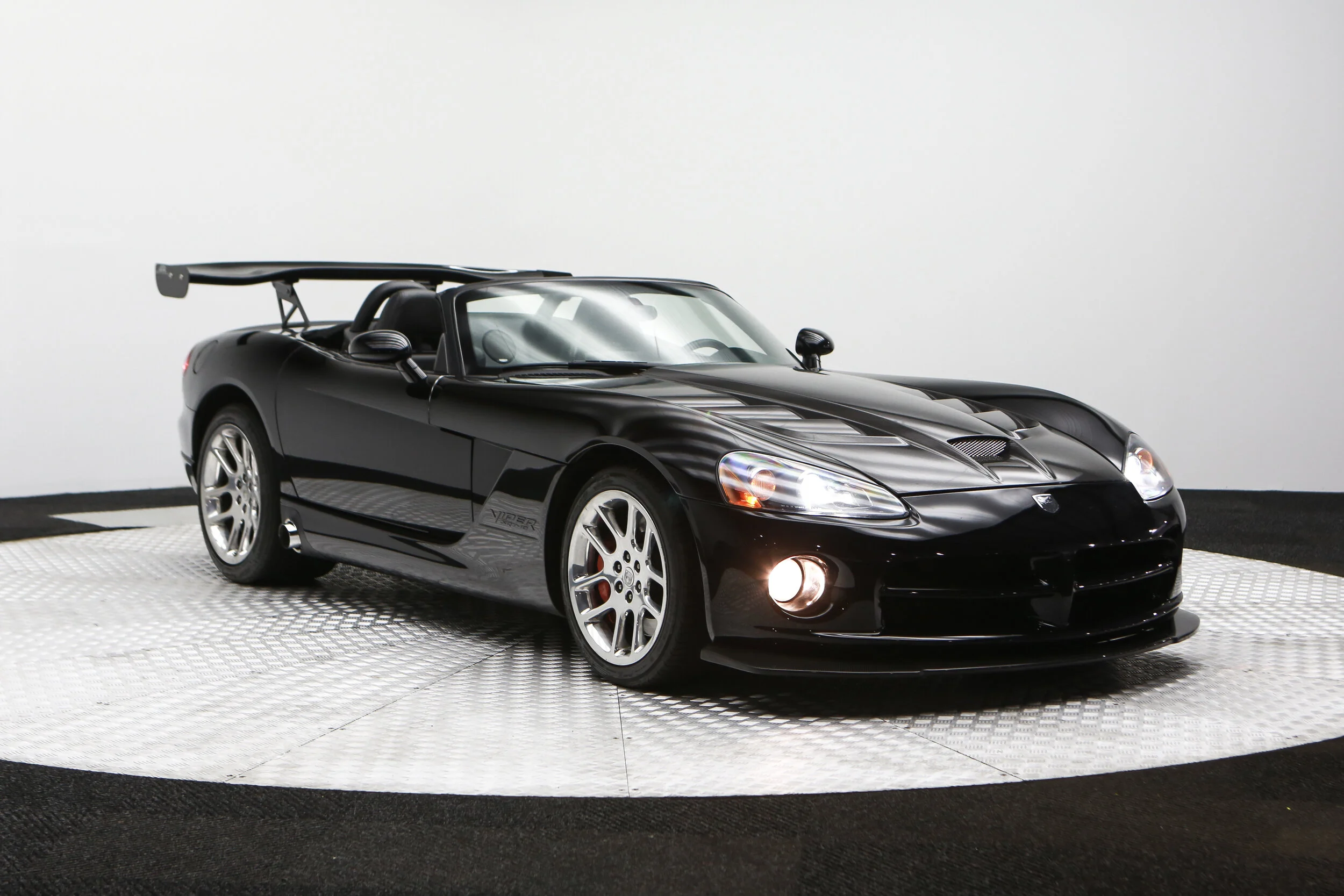 ROBERT_BASSAM_DODGE_VIPER_SRT10_2004_BLACK (35).jpg