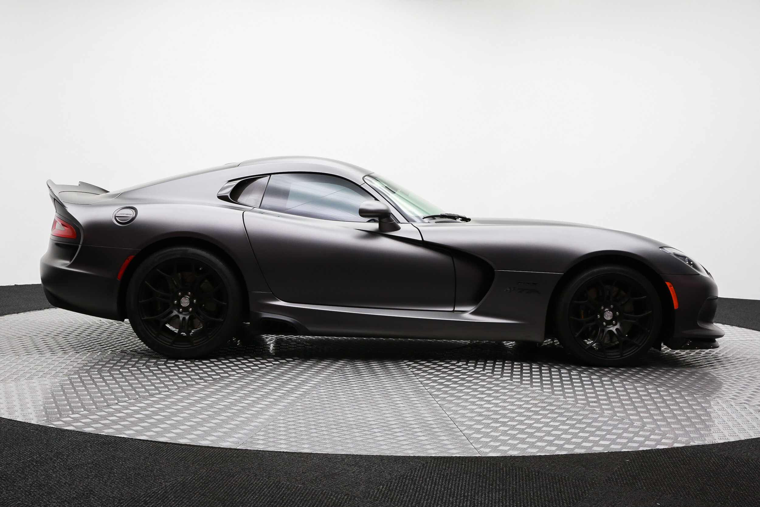 ROBERT_BASSAM_2015_DODGE_VIPER_GTS_MATTE_BLACK (47).jpg