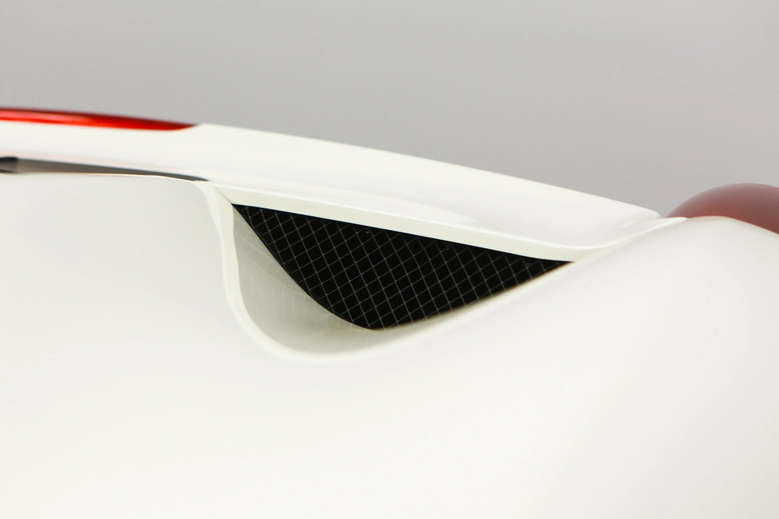 ROBERT_BASSAM_FERRARI_458_ITALIA_2011_WHITE (71).jpg