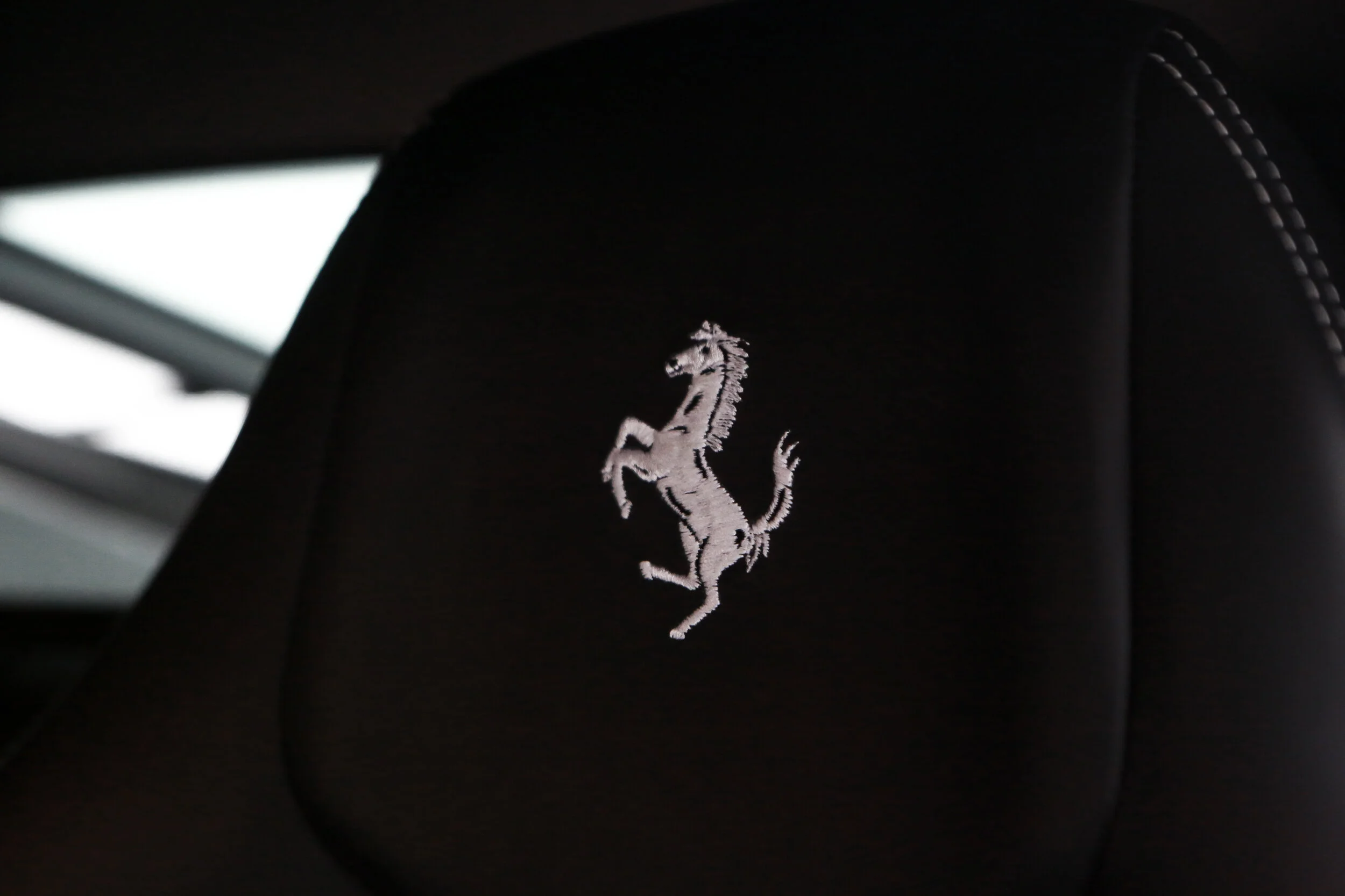 ROBERT_BASSAM_FERRARI_458_ITALIA_2011_WHITE (74).jpg