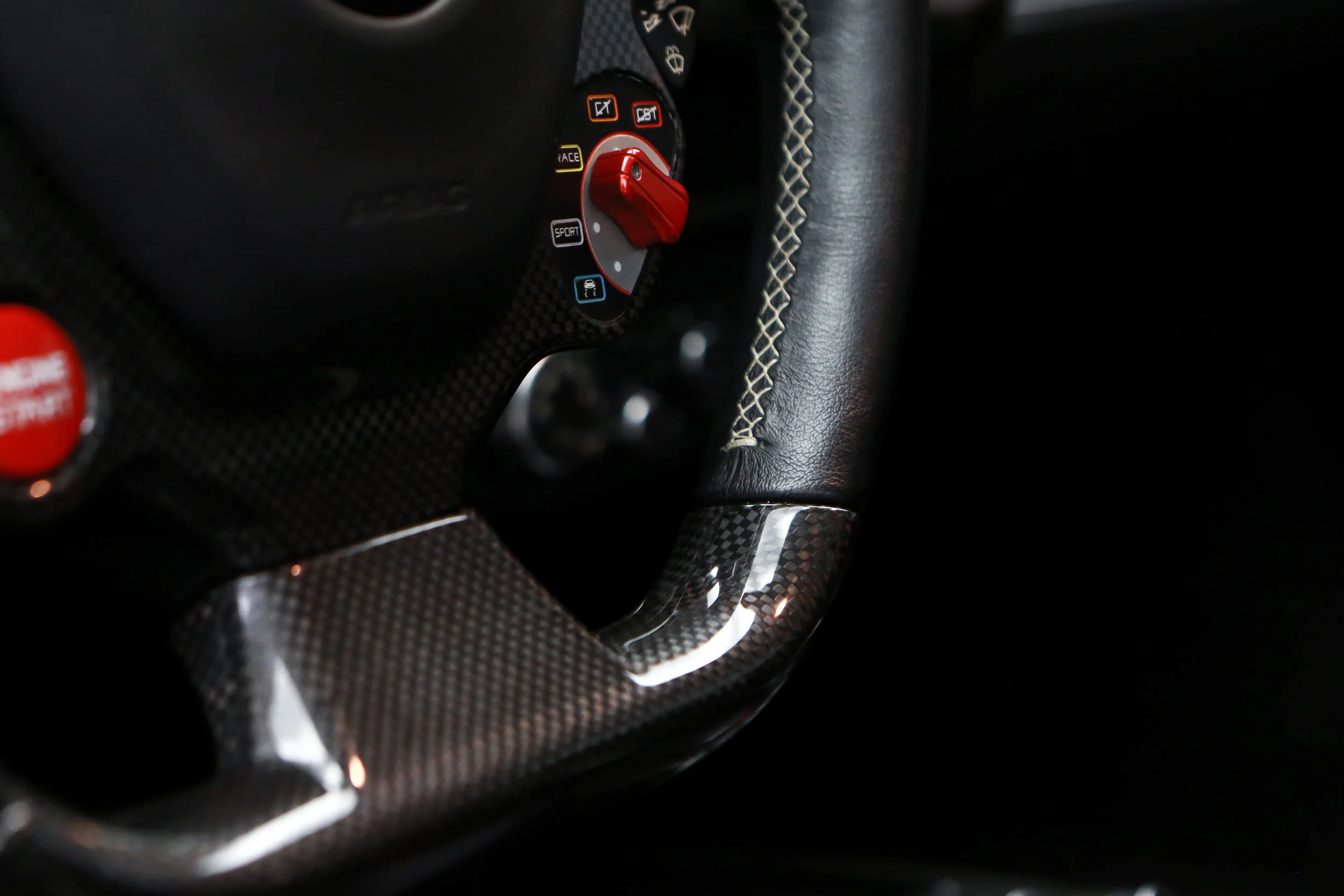 ROBERT_BASSAM_FERRARI_458_ITALIA_2011_WHITE (77).jpg