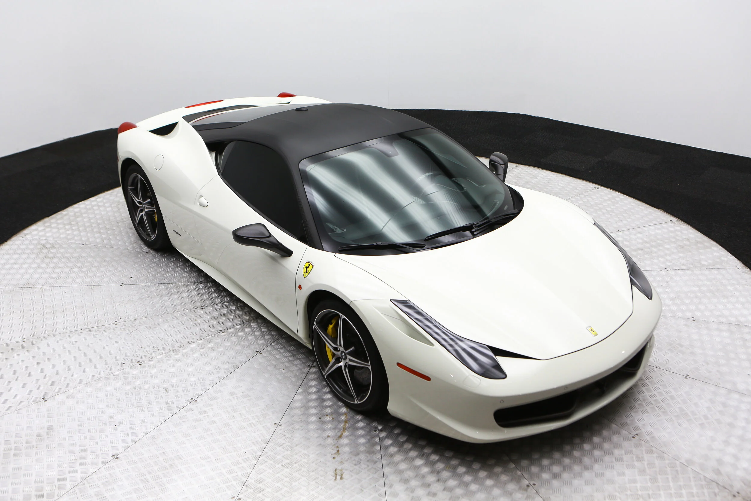 ROBERT_BASSAM_FERRARI_458_ITALIA_2011_WHITE (83).jpg