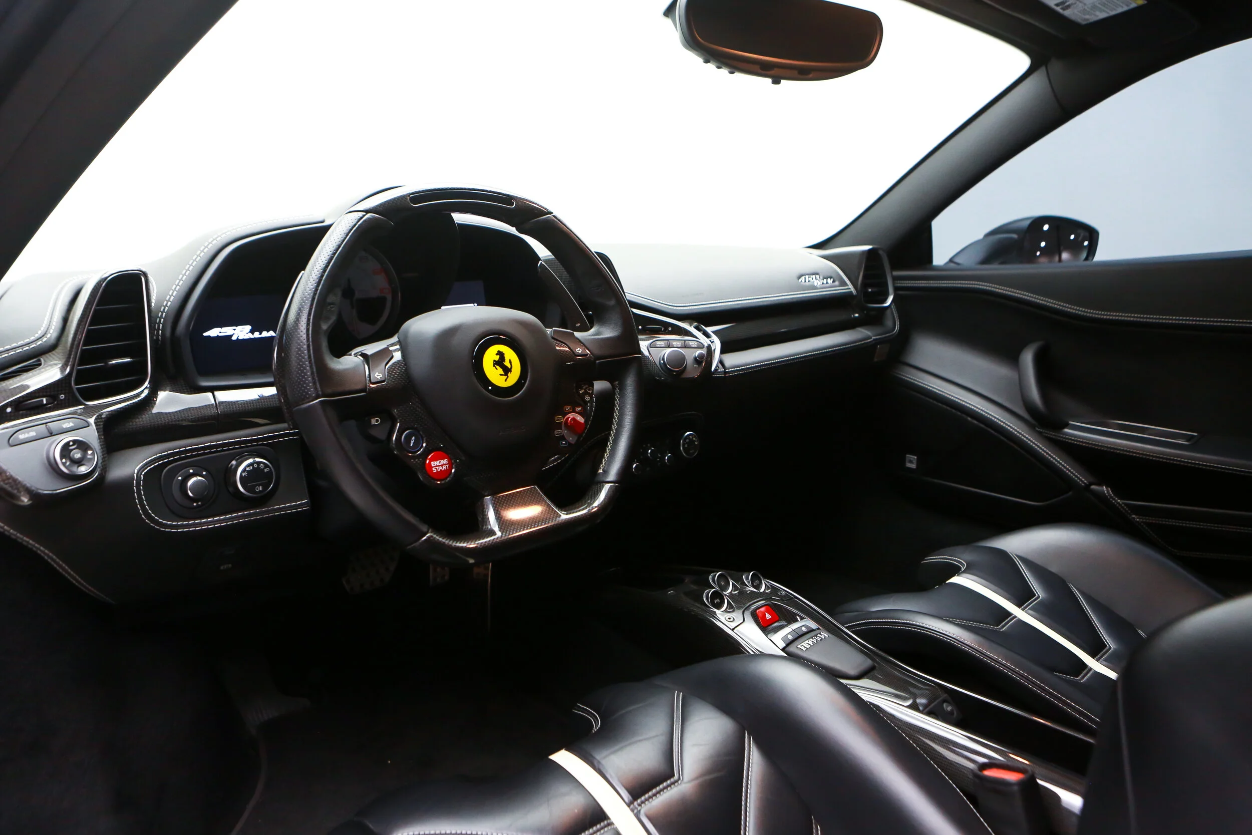 ROBERT_BASSAM_FERRARI_458_ITALIA_2011_WHITE (5).jpg