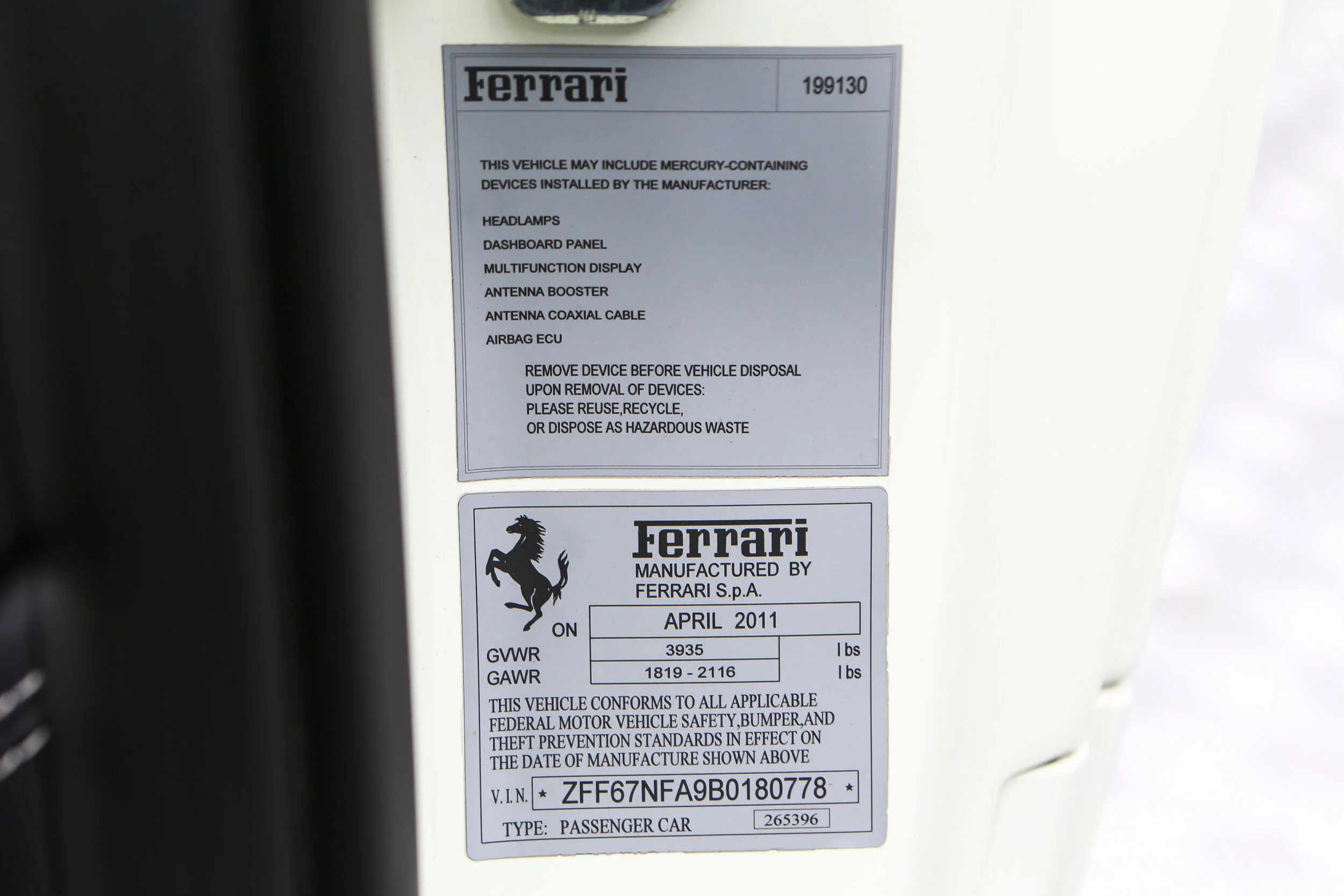 ROBERT_BASSAM_FERRARI_458_ITALIA_2011_WHITE (9).jpg