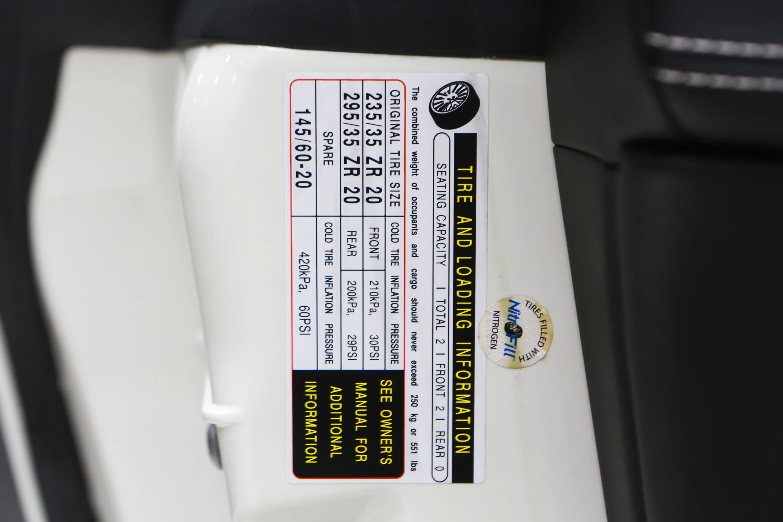 ROBERT_BASSAM_FERRARI_458_ITALIA_2011_WHITE (10).jpg