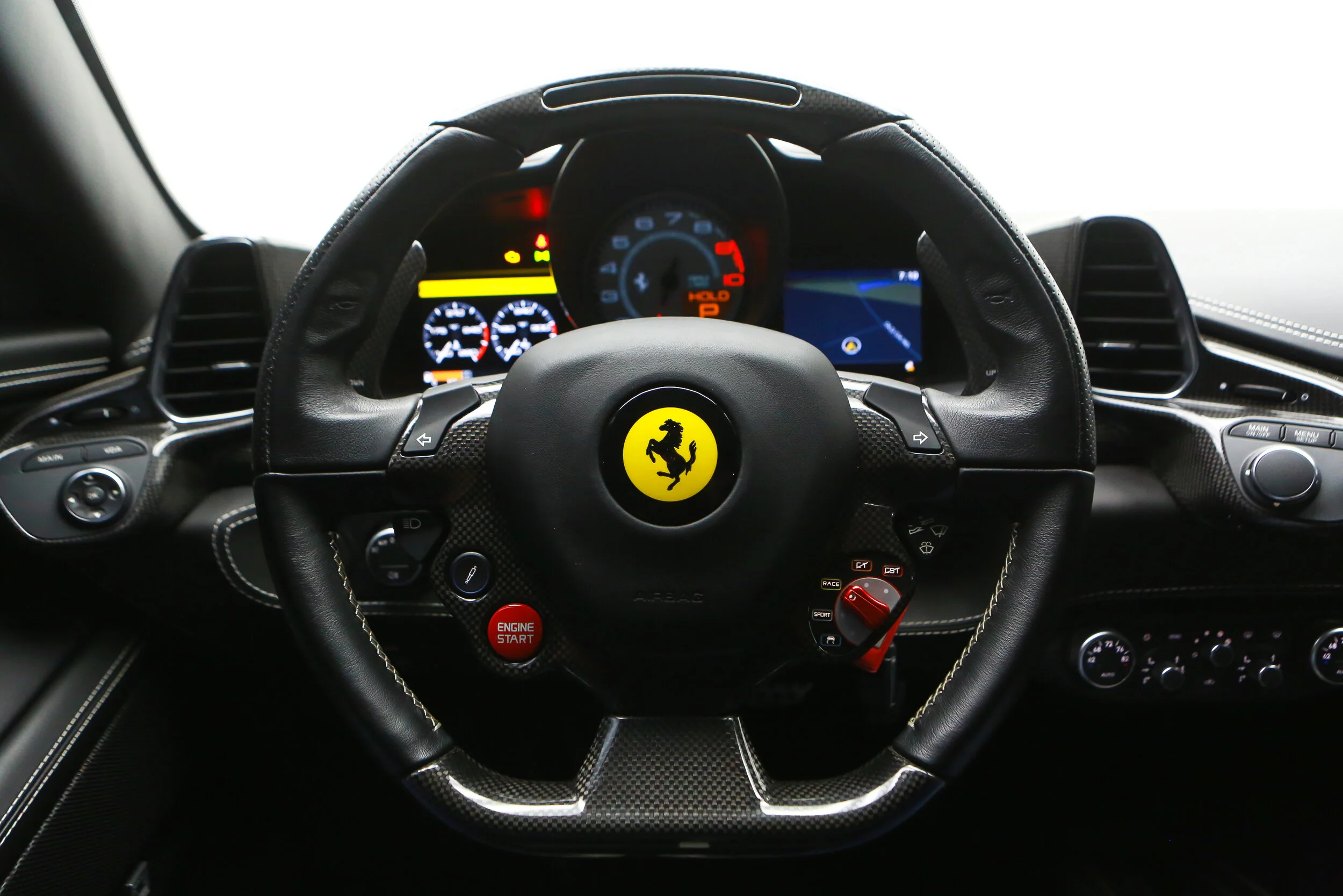 ROBERT_BASSAM_FERRARI_458_ITALIA_2011_WHITE (13).jpg