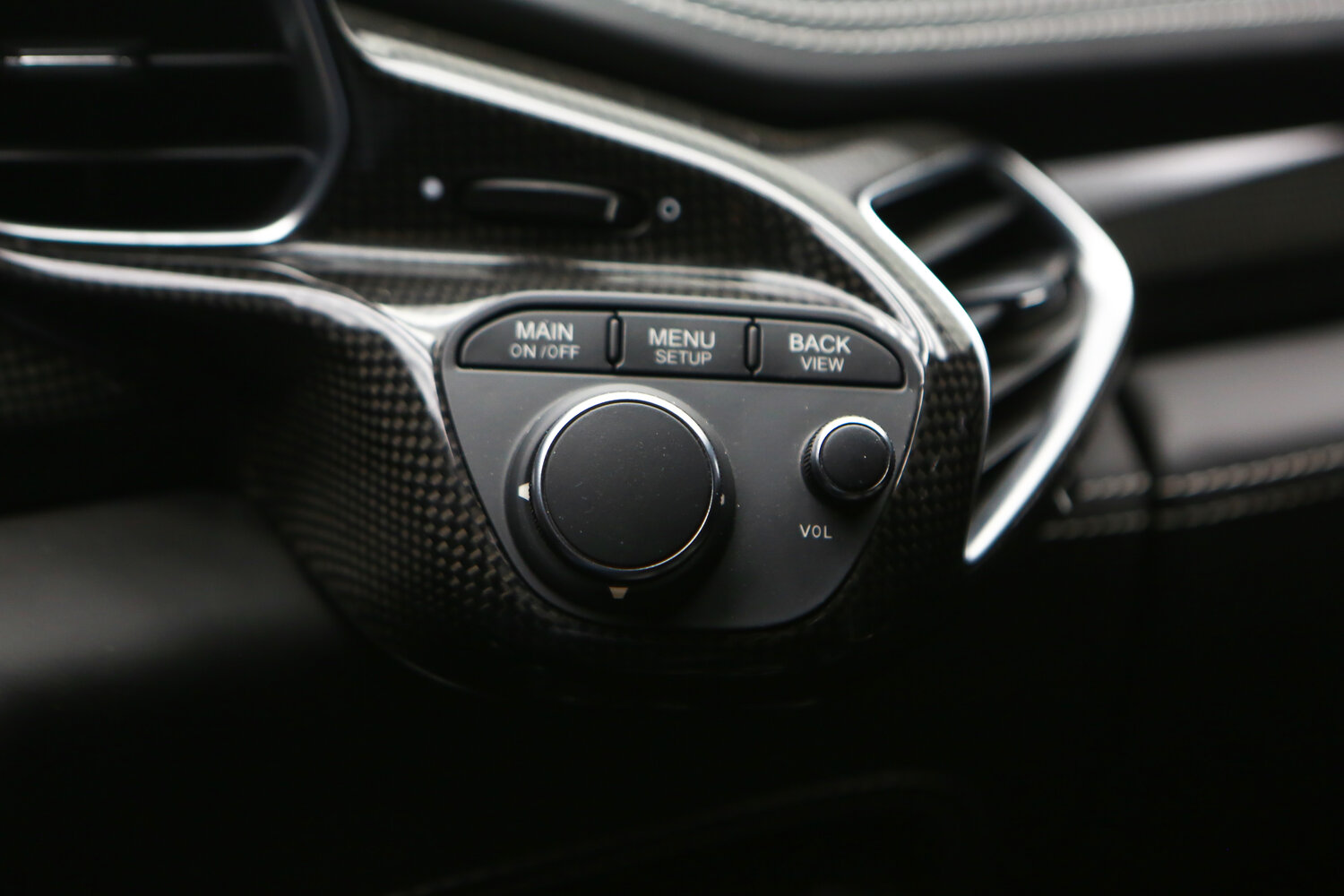 ROBERT_BASSAM_FERRARI_458_ITALIA_2011_WHITE (25).jpg