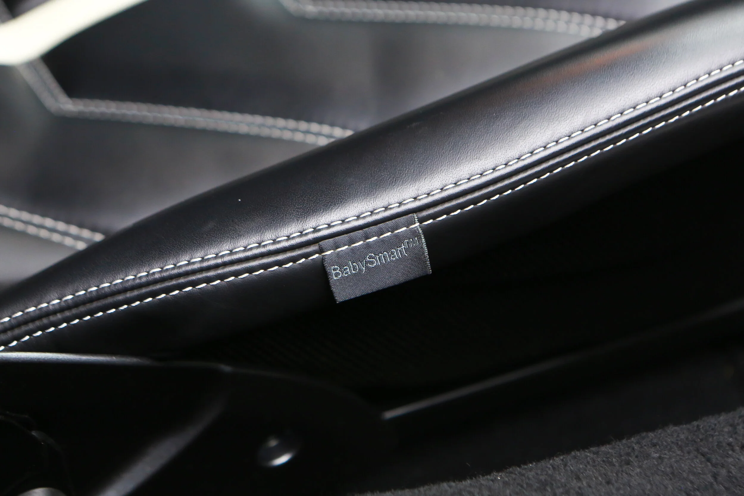 ROBERT_BASSAM_FERRARI_458_ITALIA_2011_WHITE (42).jpg