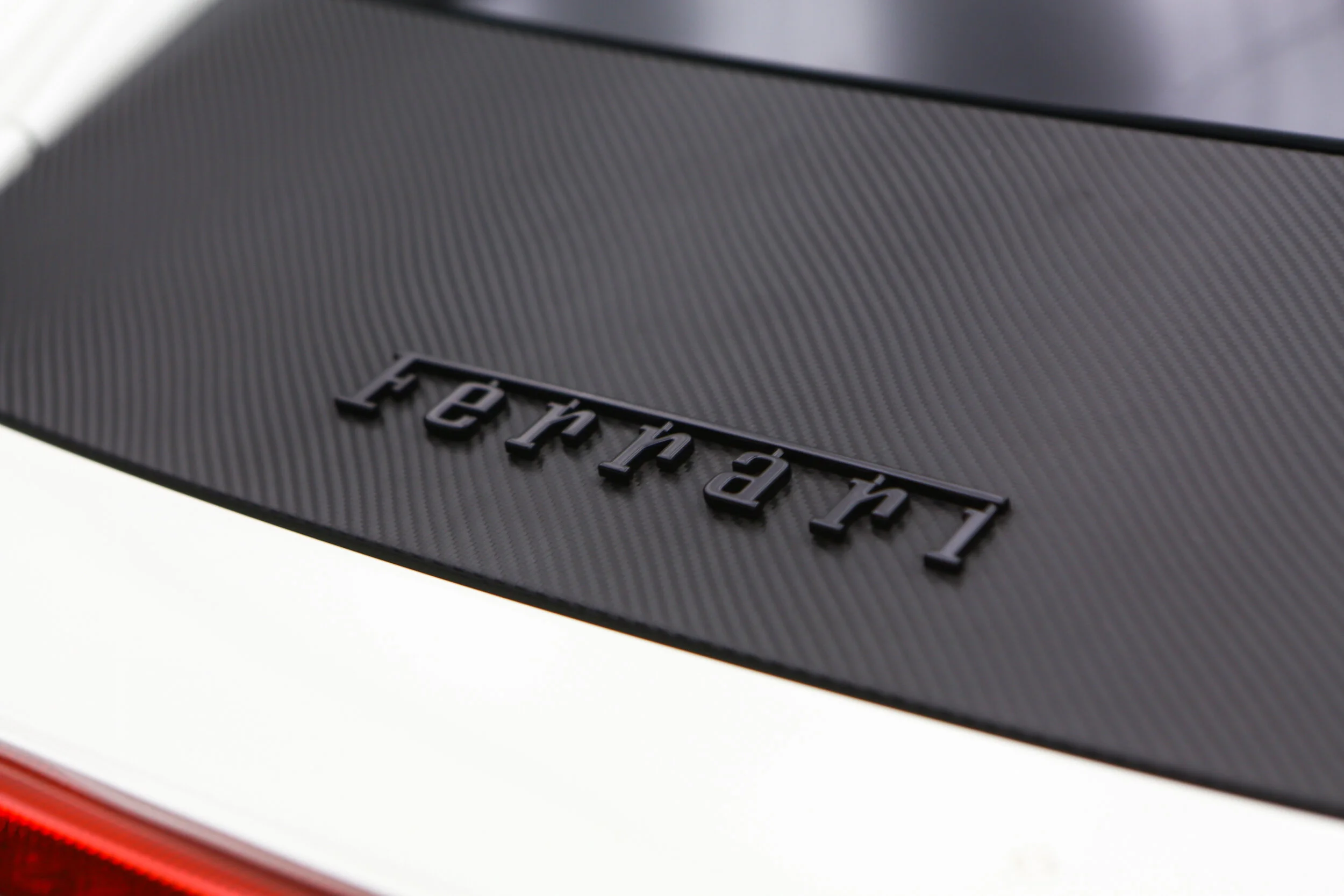 ROBERT_BASSAM_FERRARI_458_ITALIA_2011_WHITE (56).jpg