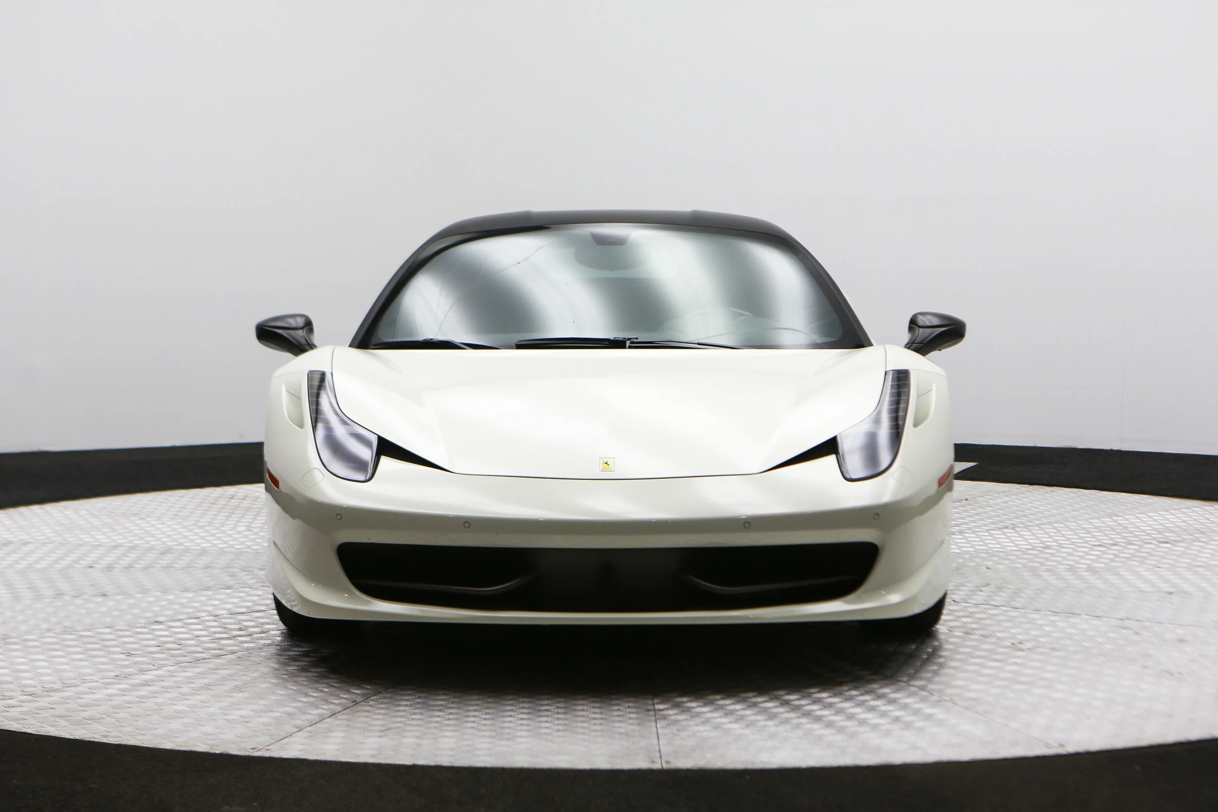 ROBERT_BASSAM_FERRARI_458_ITALIA_2011_WHITE (60).jpg