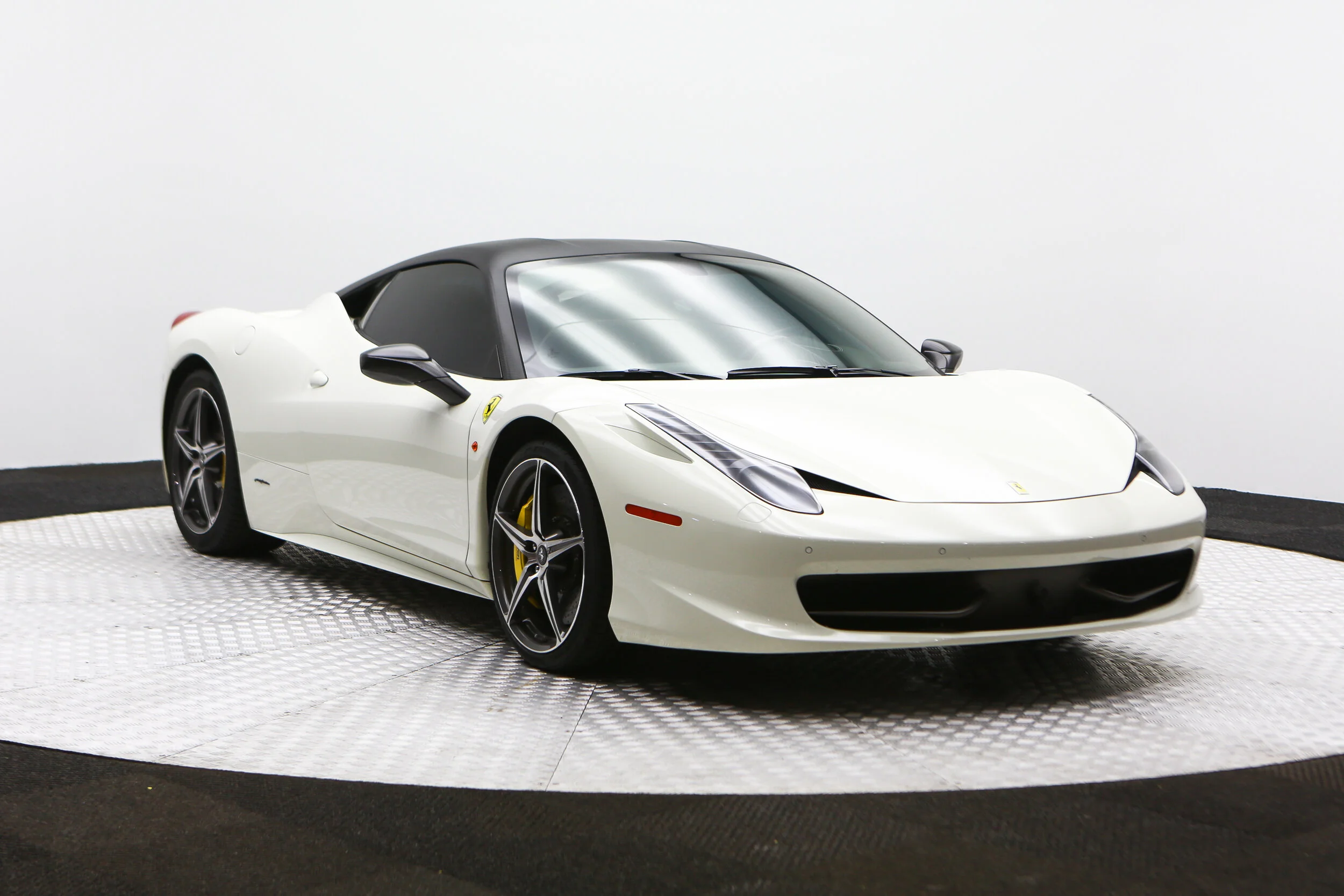 ROBERT_BASSAM_FERRARI_458_ITALIA_2011_WHITE (61).jpg