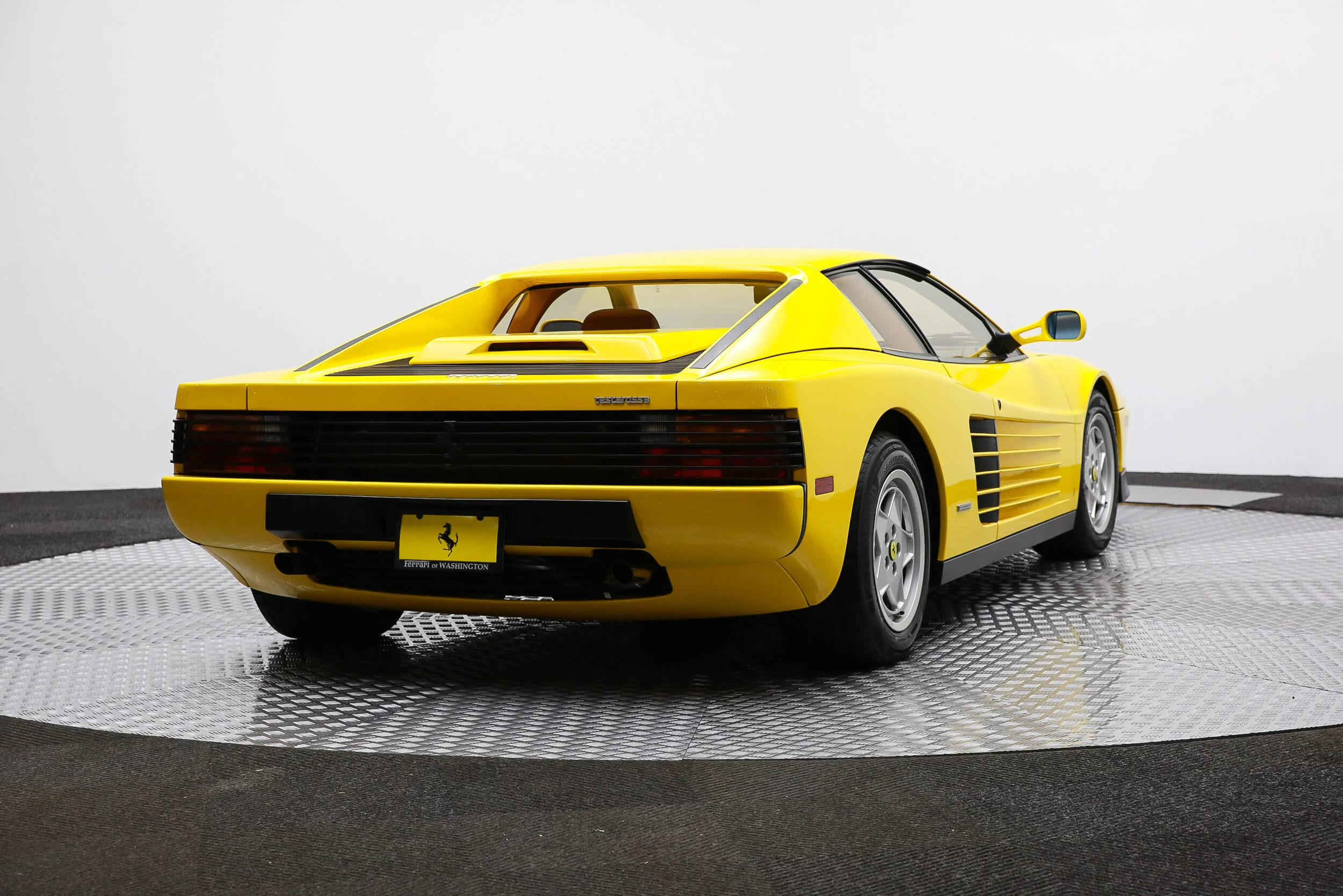ROBERT_BASSAM_FERRARI_TESTAROSSA_1990_YELLOW (1).jpg