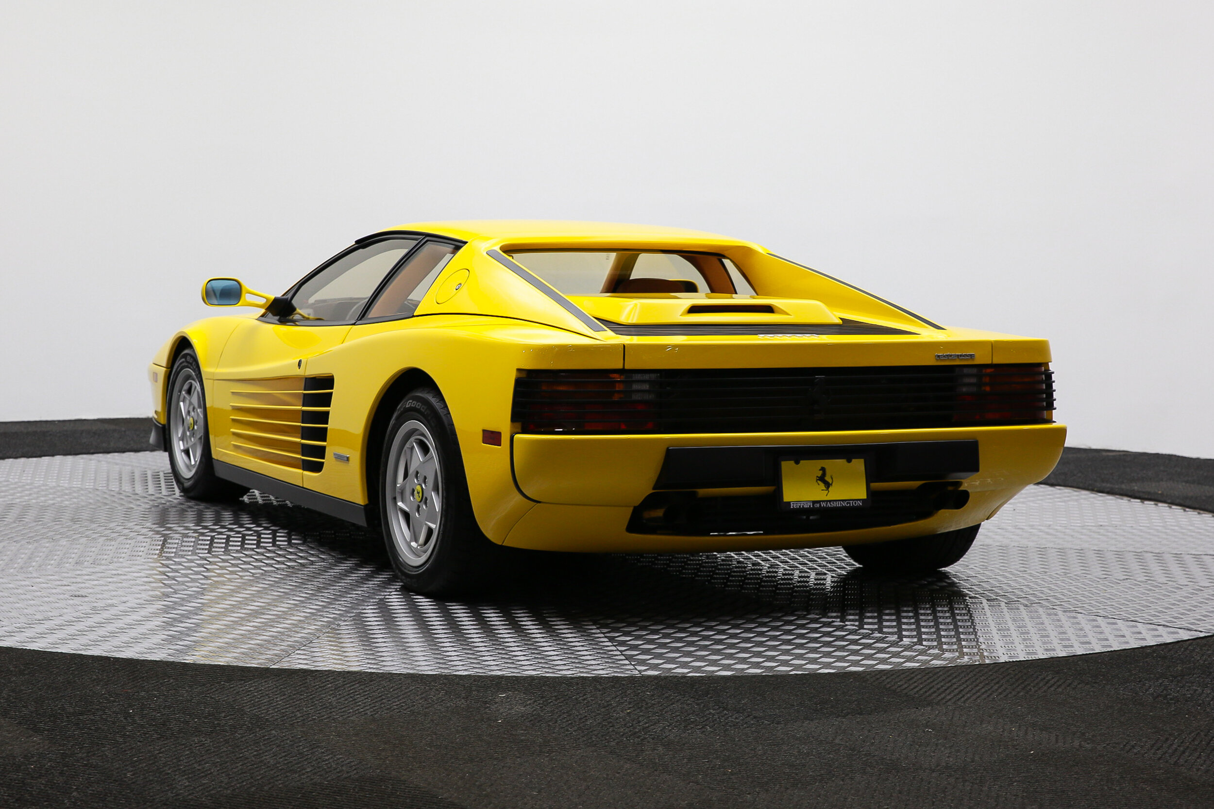 ROBERT_BASSAM_FERRARI_TESTAROSSA_1990_YELLOW (3).jpg