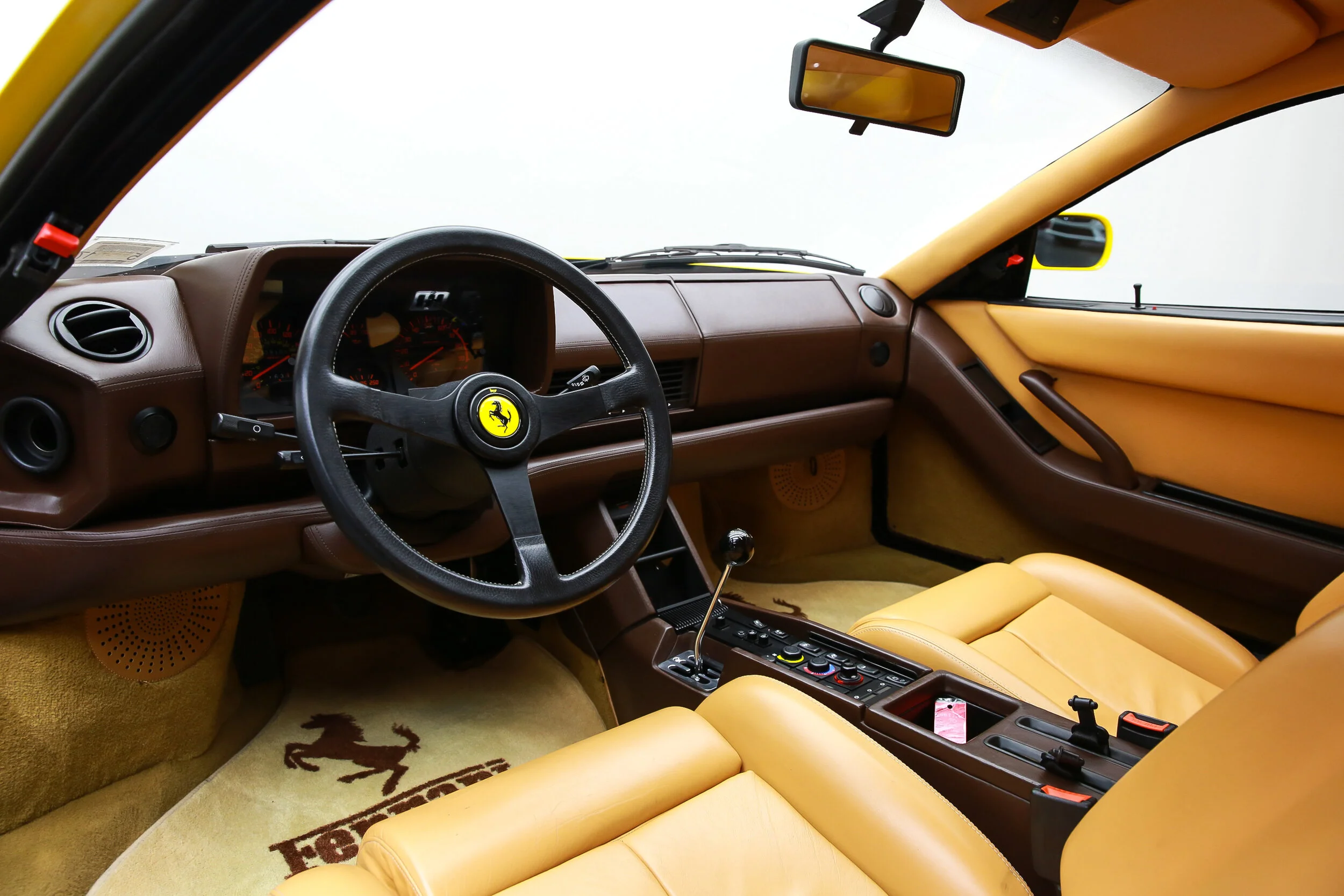 ROBERT_BASSAM_FERRARI_TESTAROSSA_1990_YELLOW (5).jpg