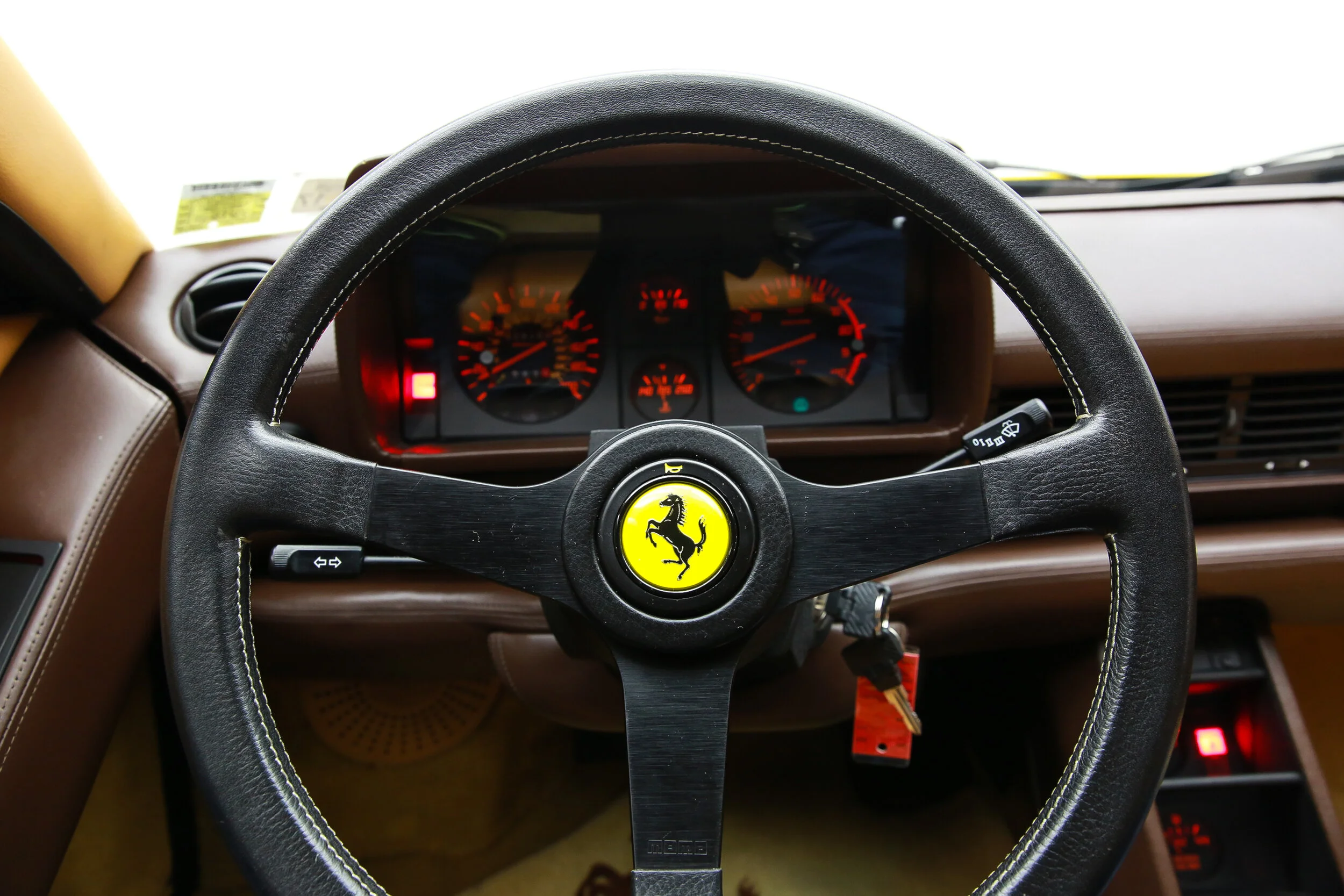 ROBERT_BASSAM_FERRARI_TESTAROSSA_1990_YELLOW (12).jpg