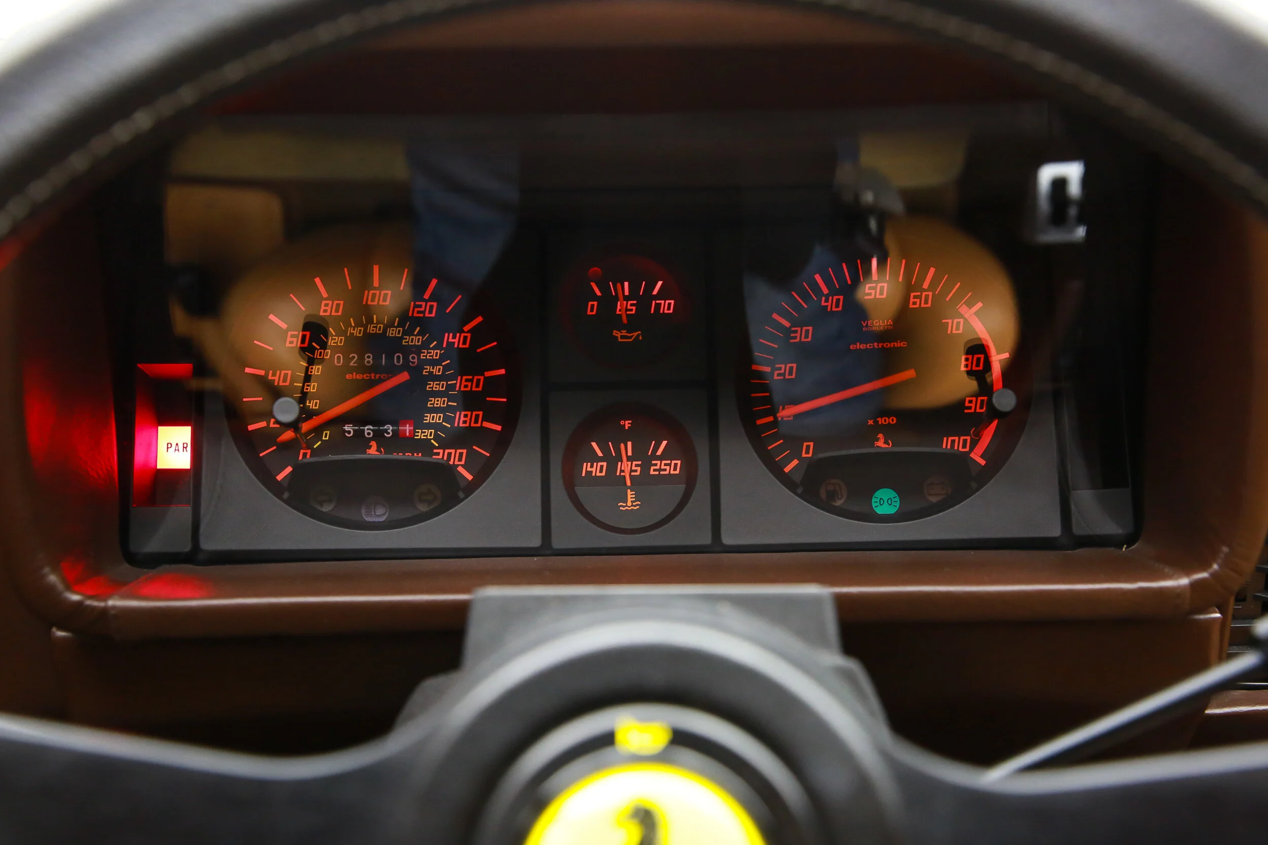 ROBERT_BASSAM_FERRARI_TESTAROSSA_1990_YELLOW (15).jpg