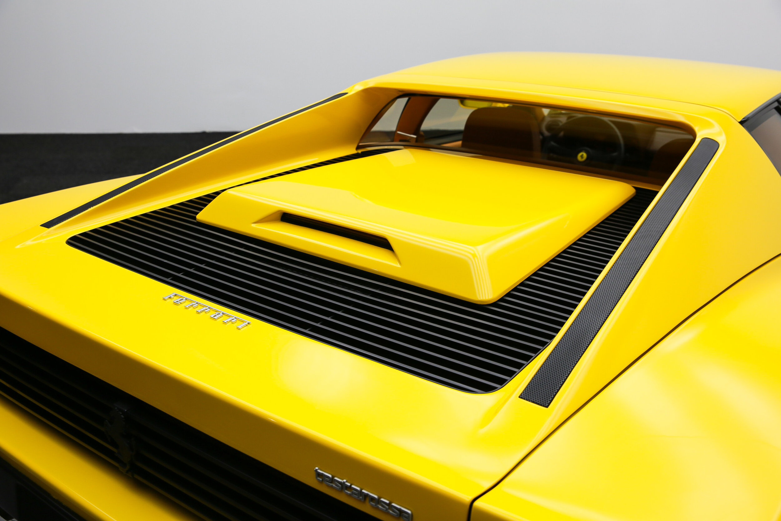 ROBERT_BASSAM_FERRARI_TESTAROSSA_1990_YELLOW (28).jpg