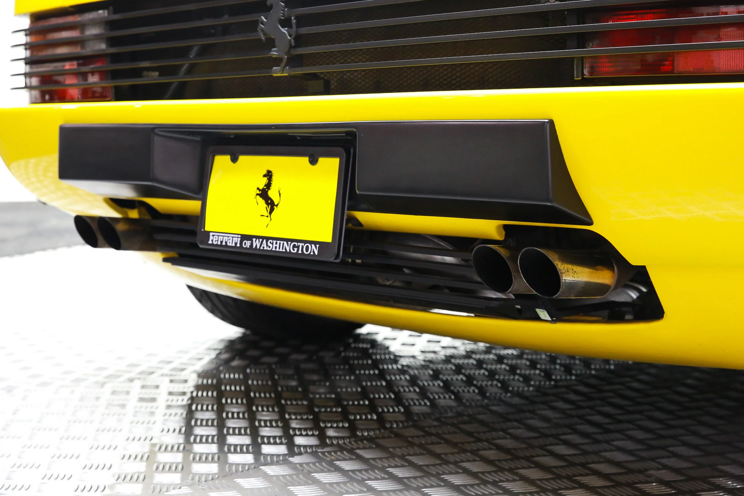 ROBERT_BASSAM_FERRARI_TESTAROSSA_1990_YELLOW (29).jpg