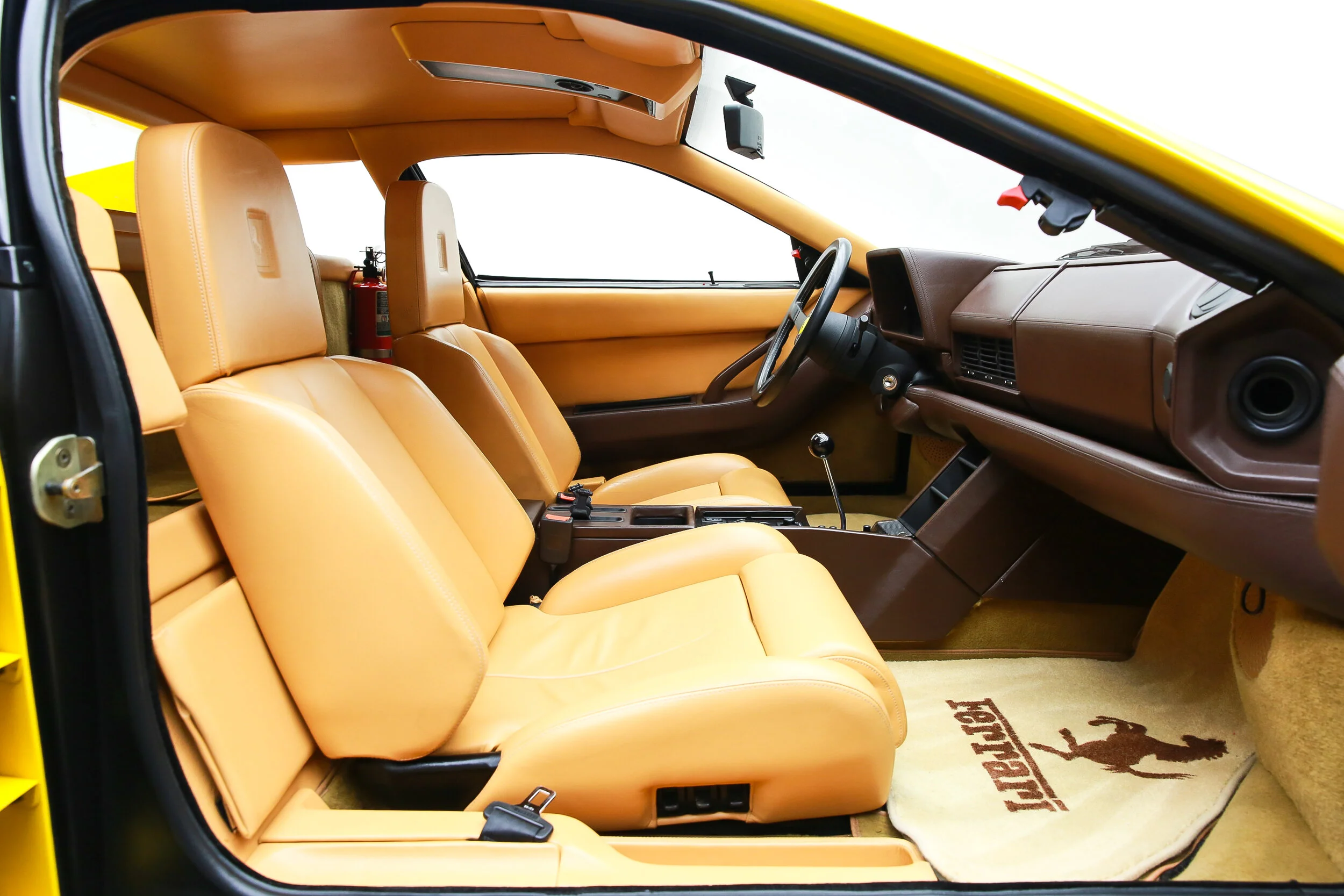 ROBERT_BASSAM_FERRARI_TESTAROSSA_1990_YELLOW (41).jpg