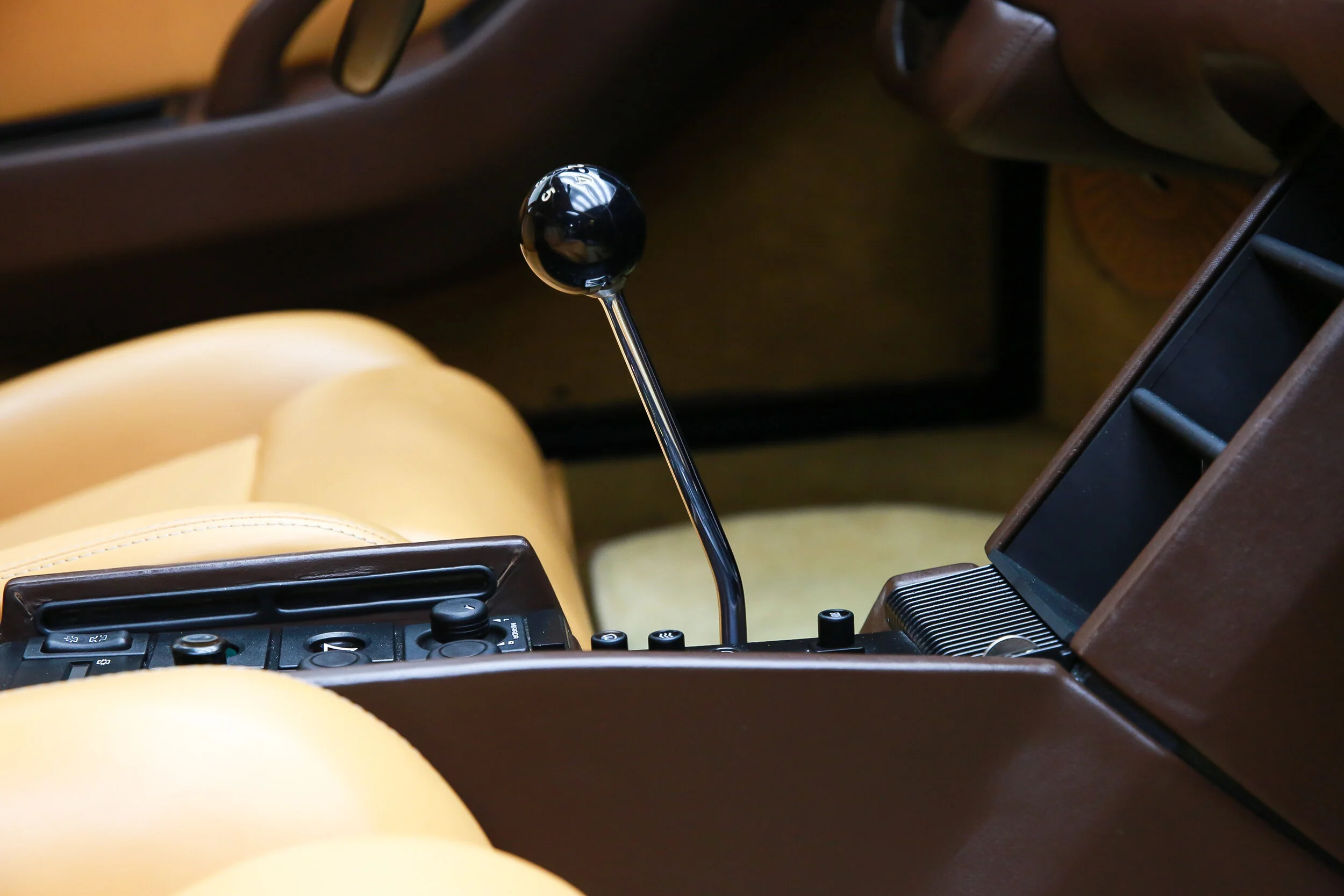 ROBERT_BASSAM_FERRARI_TESTAROSSA_1990_YELLOW (42).jpg