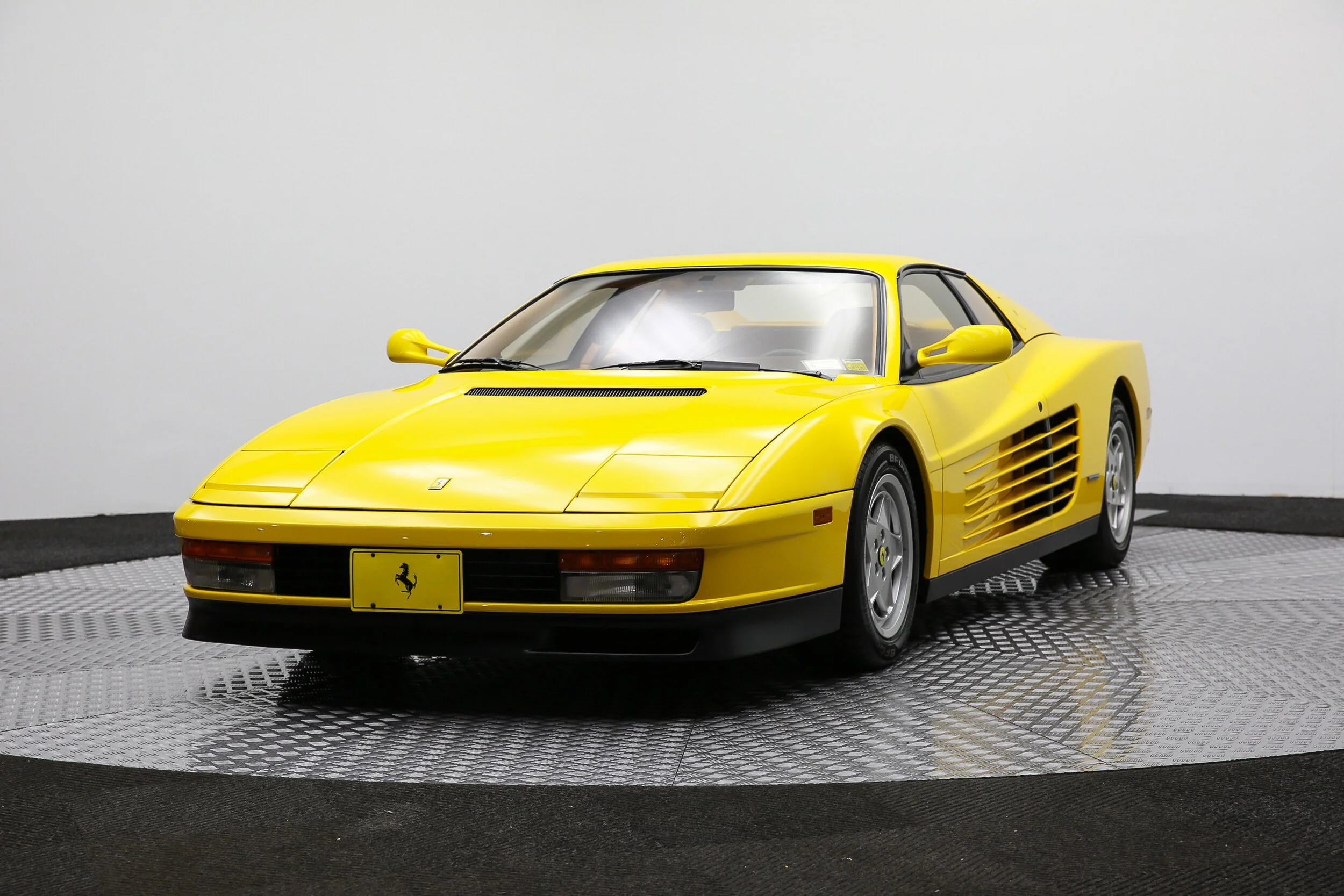 ROBERT_BASSAM_FERRARI_TESTAROSSA_1990_YELLOW (44).jpg