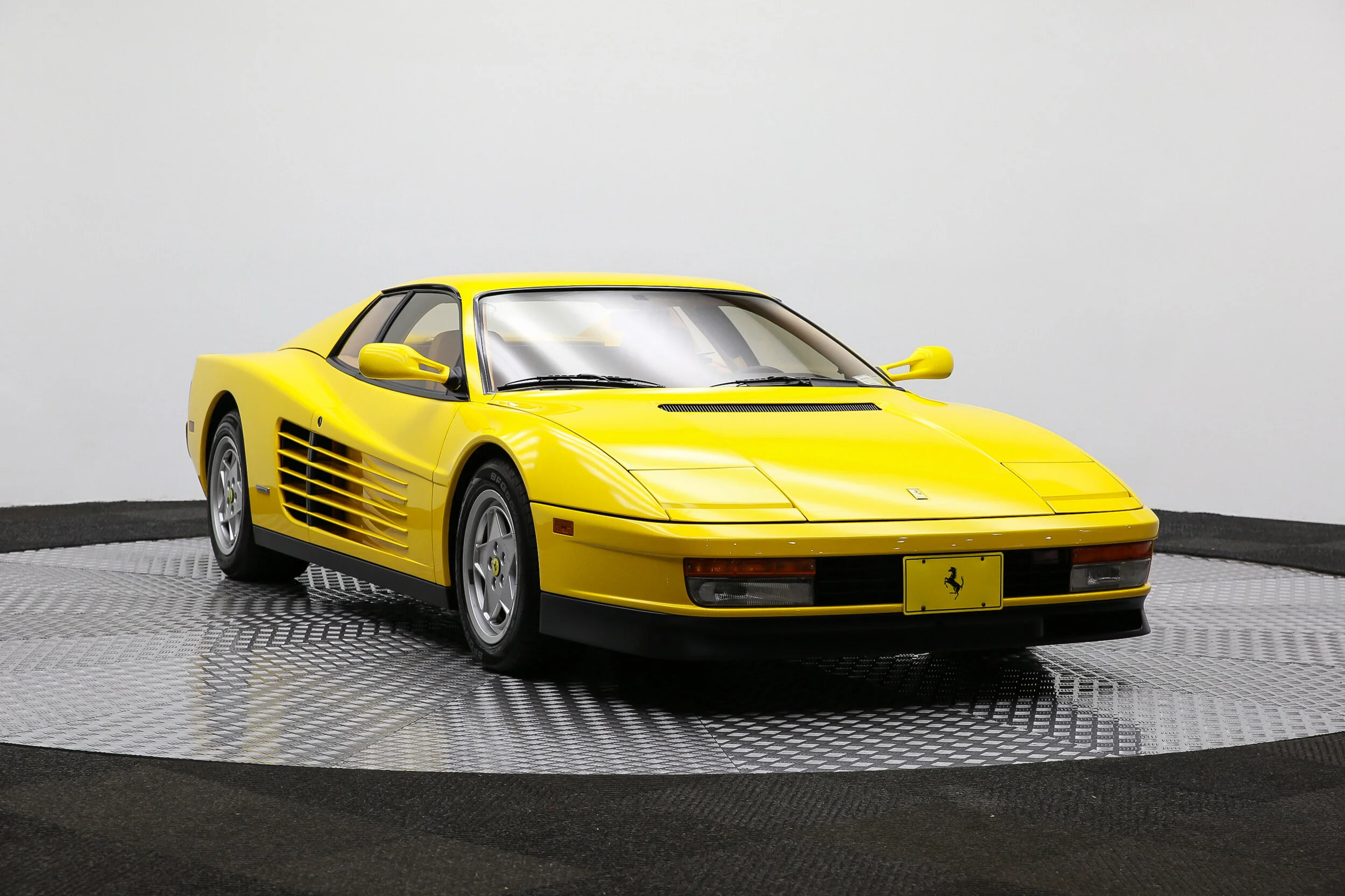 ROBERT_BASSAM_FERRARI_TESTAROSSA_1990_YELLOW (46).jpg